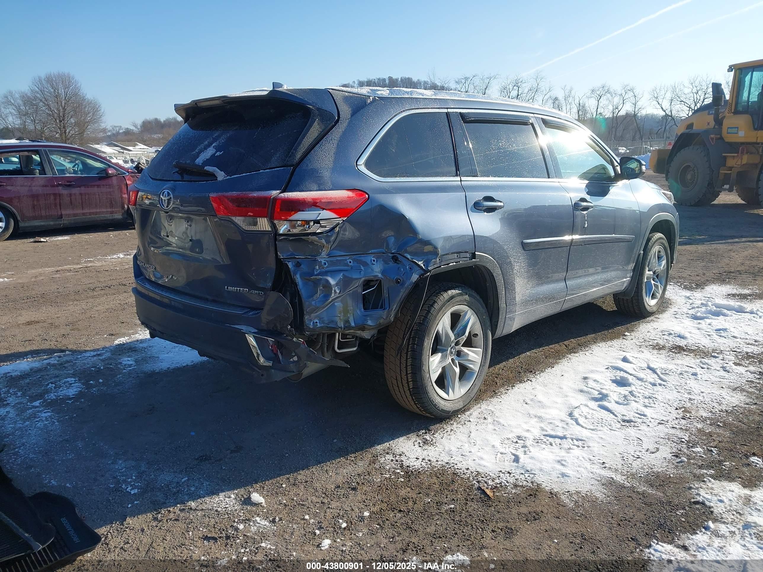 TOYOTA HIGHLANDER image 4