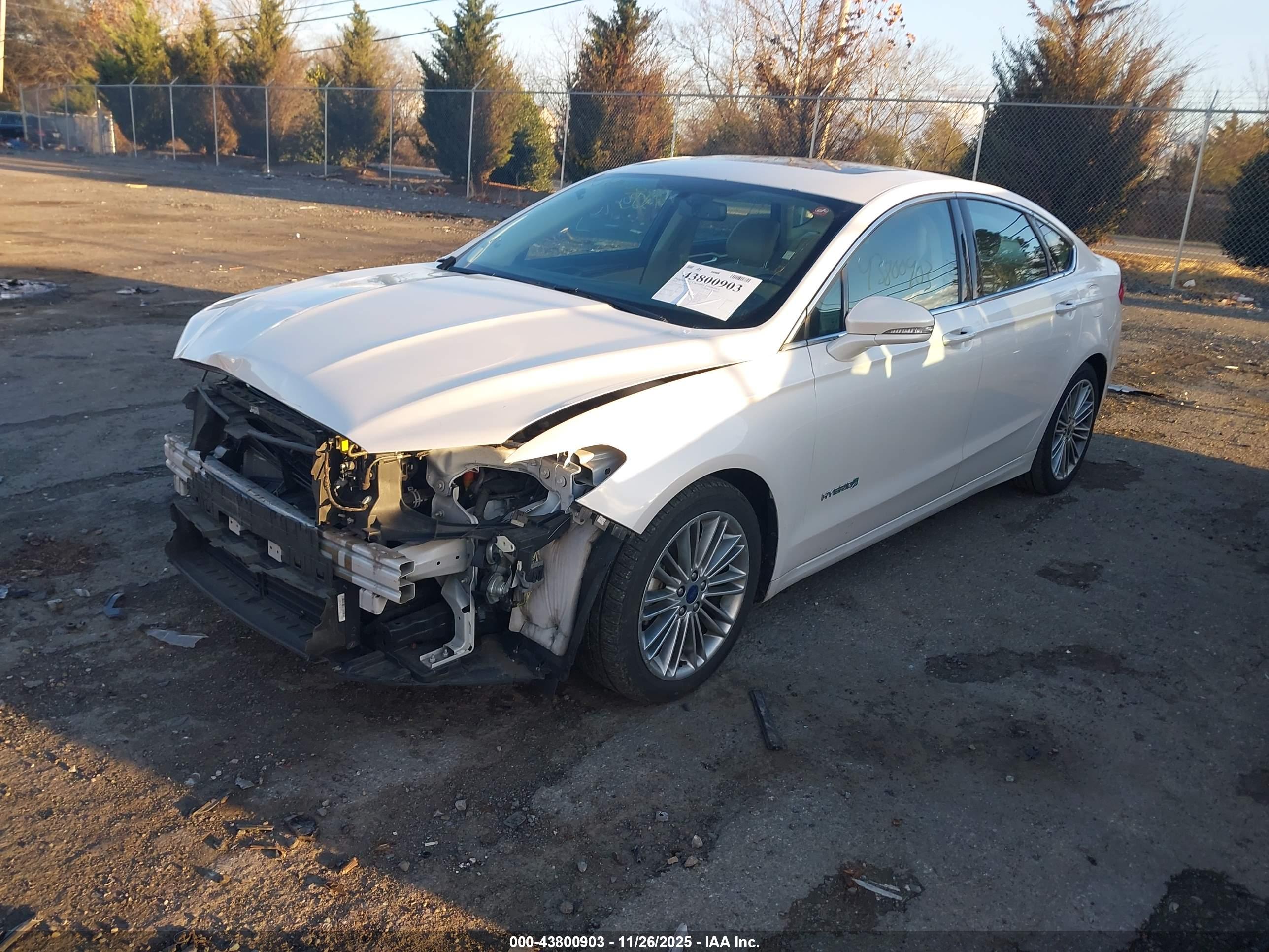 FORD FUSION image 2