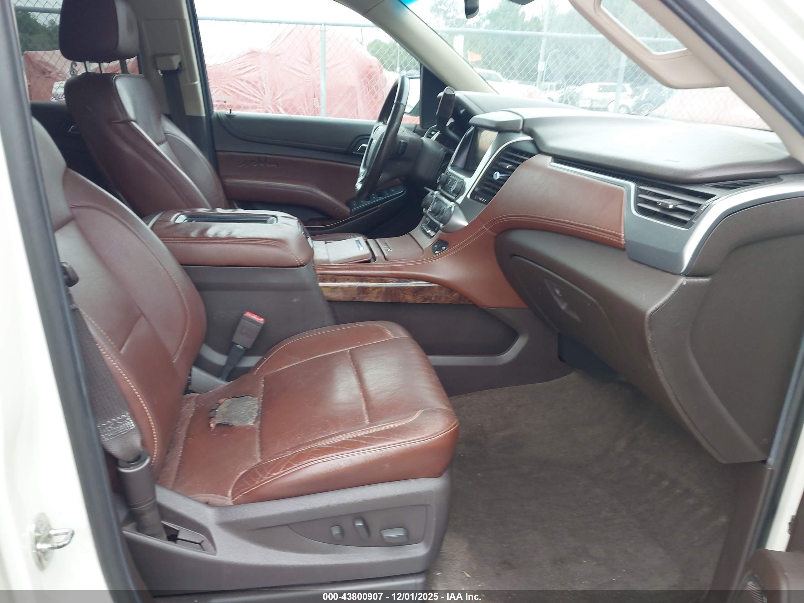 CHEVROLET TAHOE image 5