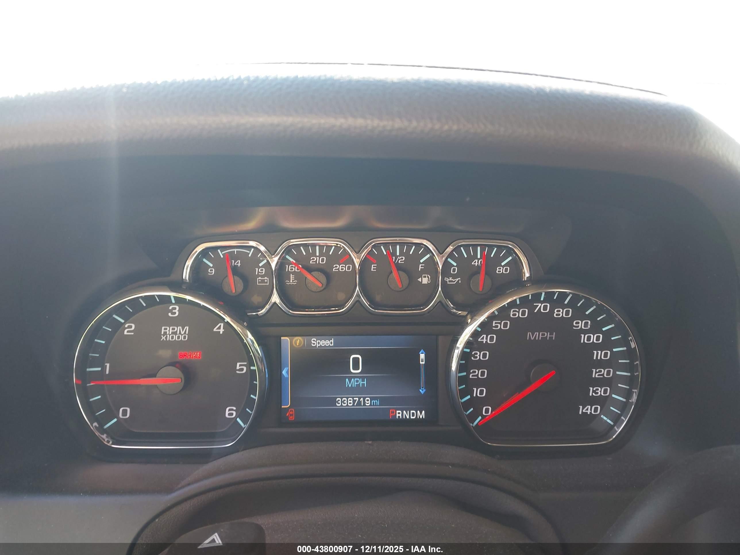 CHEVROLET TAHOE image 7