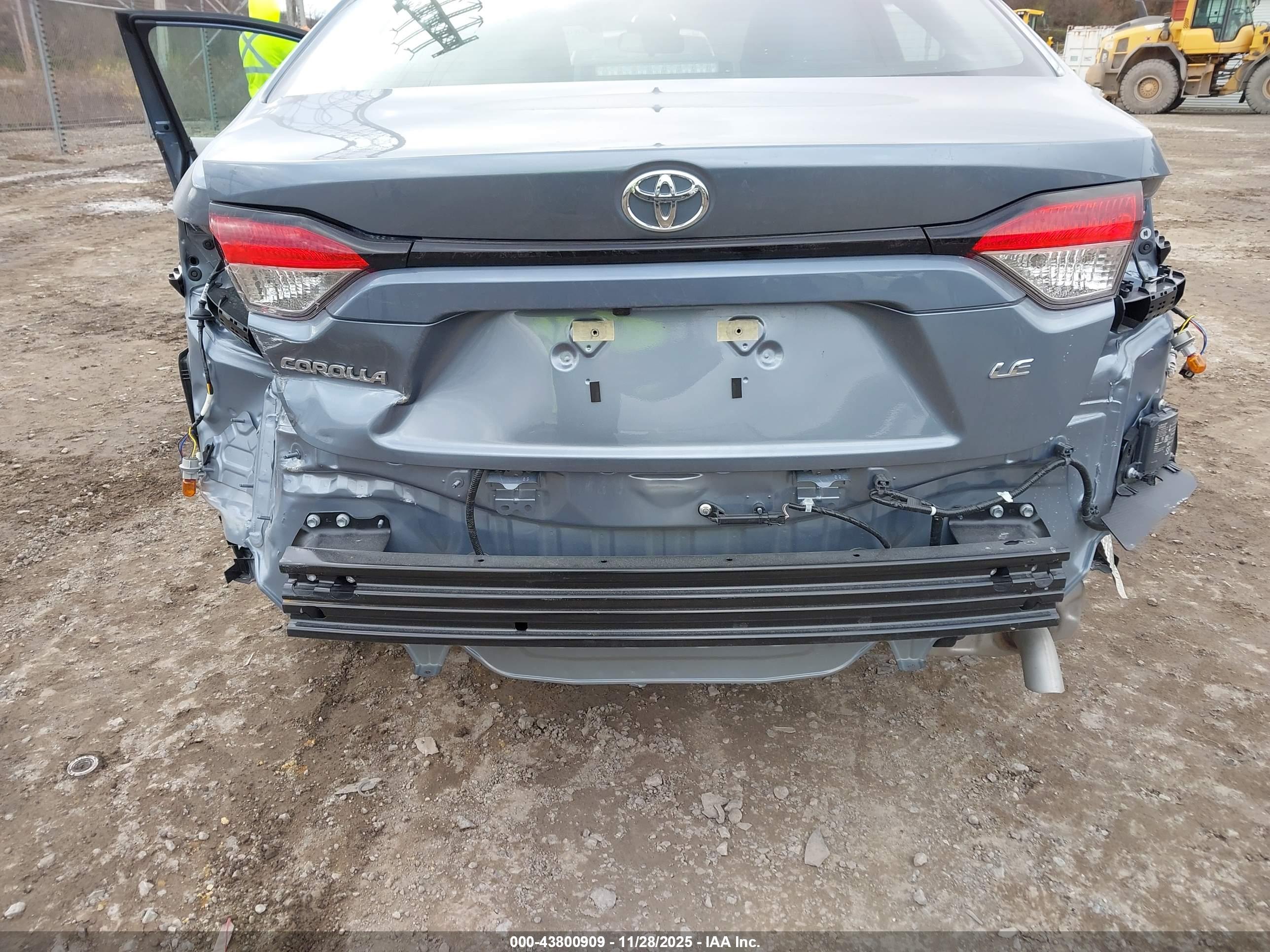 TOYOTA COROLLA image 6