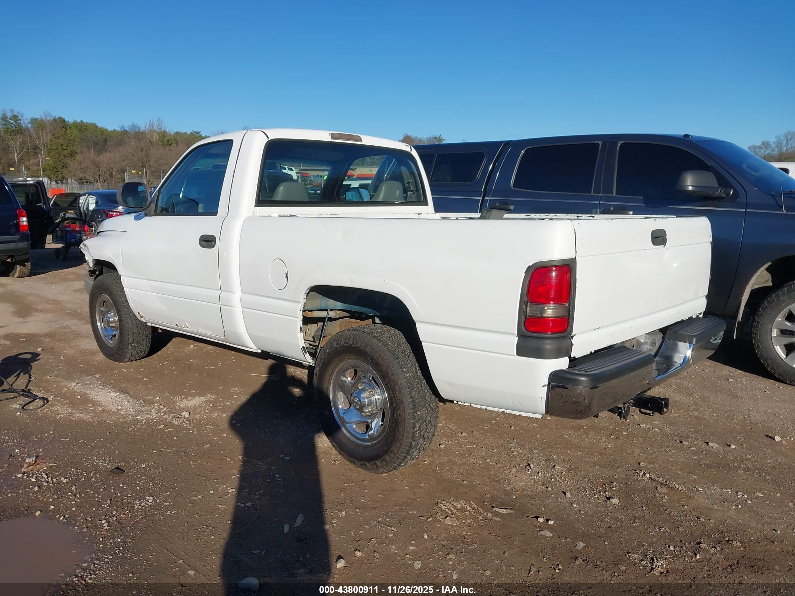 DODGE RAM image 3