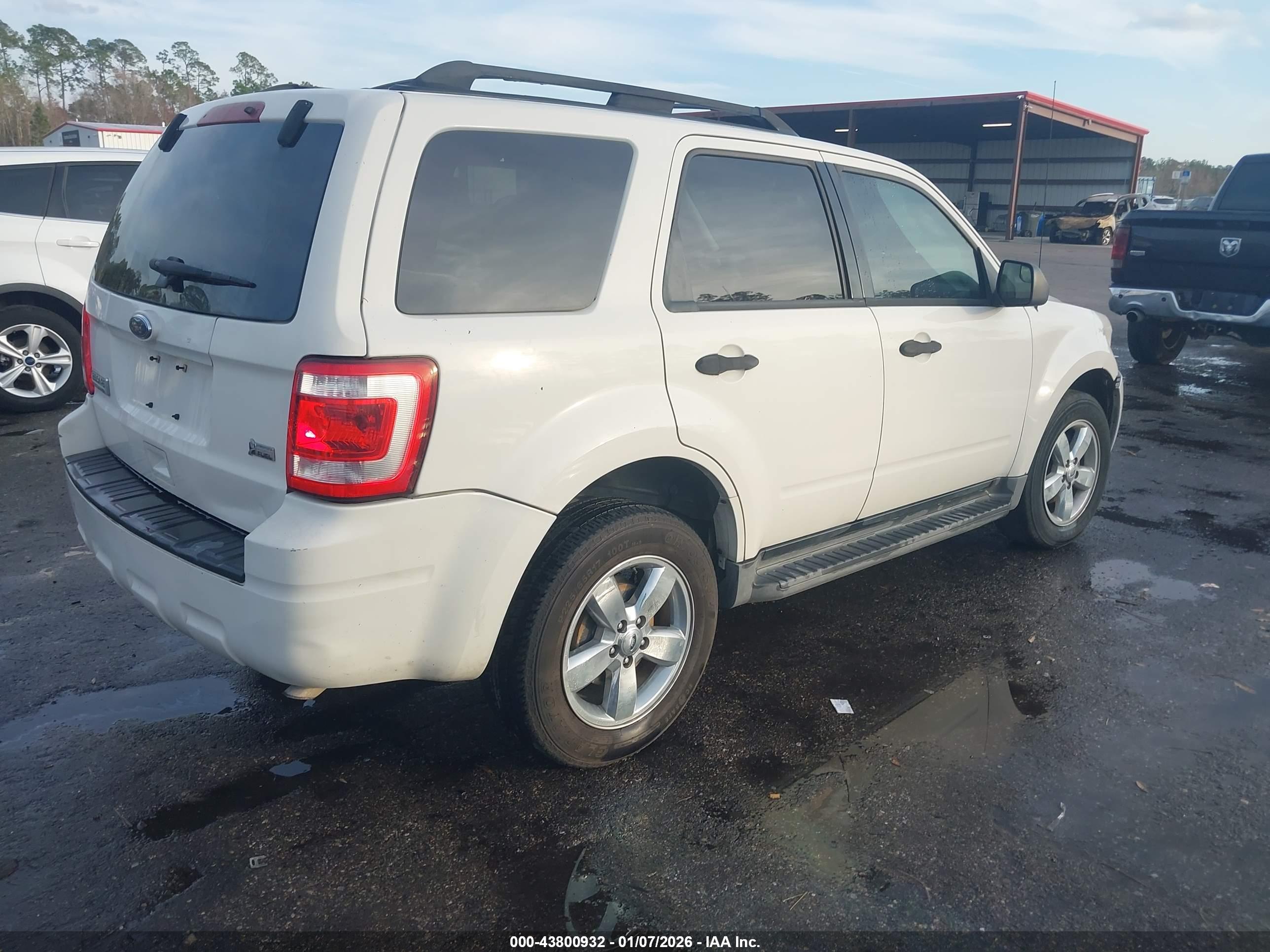 FORD ESCAPE image 4
