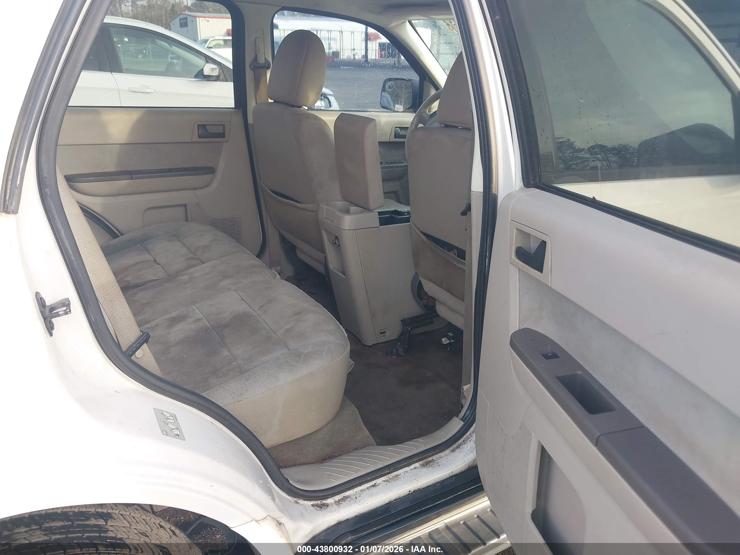 FORD ESCAPE image 8
