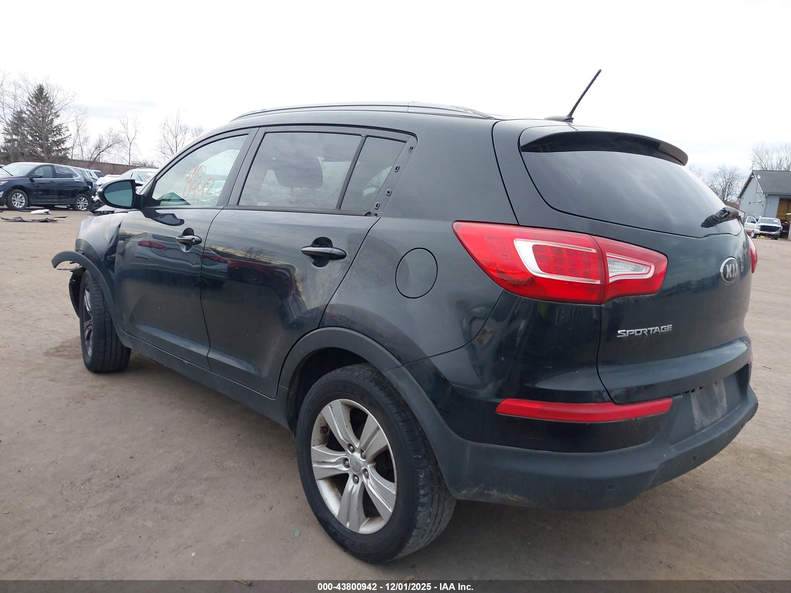 KIA SPORTAGE image 3
