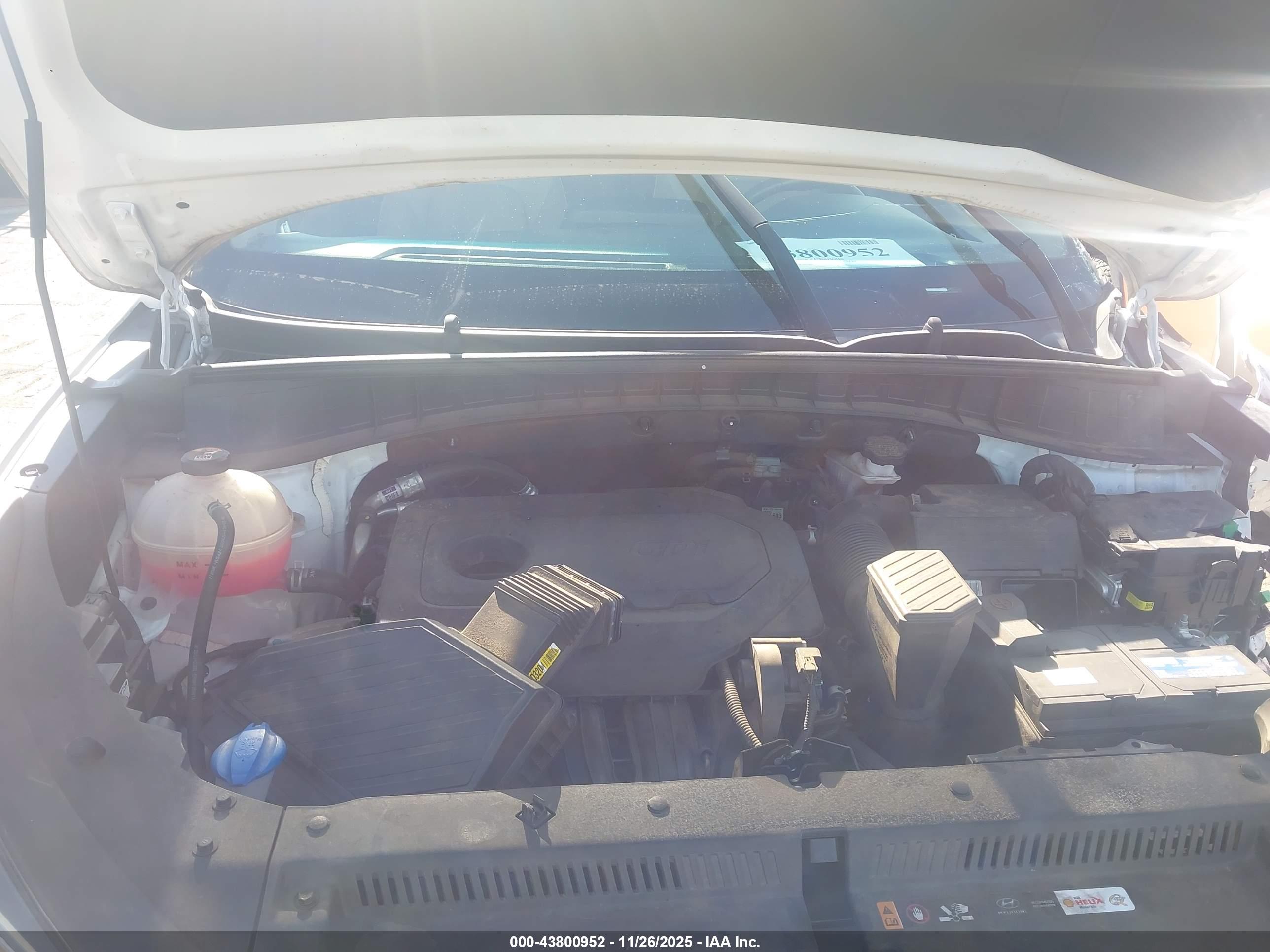 HYUNDAI TUCSON image 10
