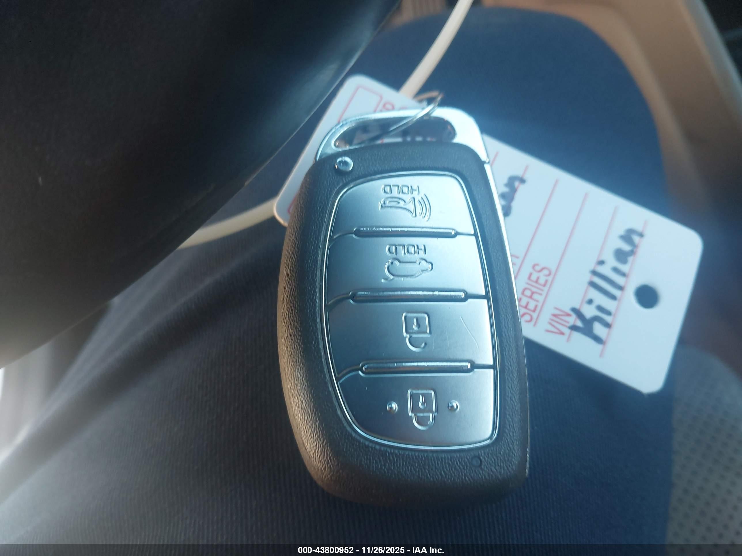 HYUNDAI TUCSON image 11