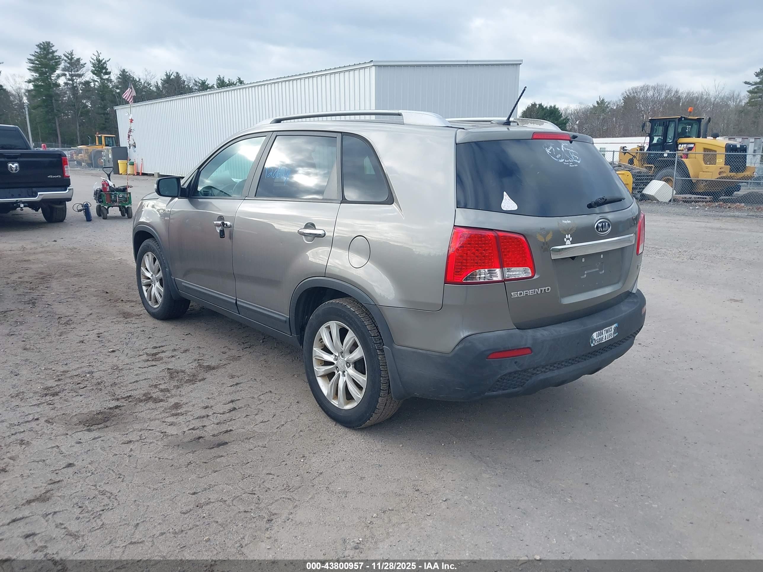 KIA SORENTO image 3
