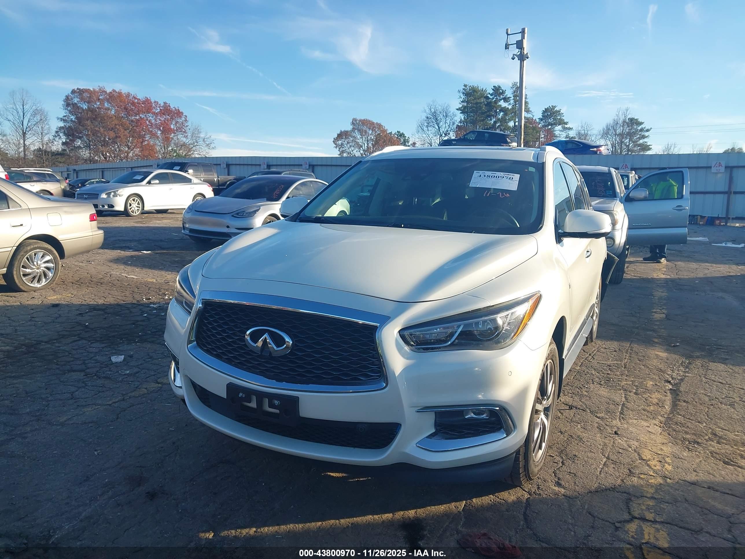 INFINITI QX60 image 2