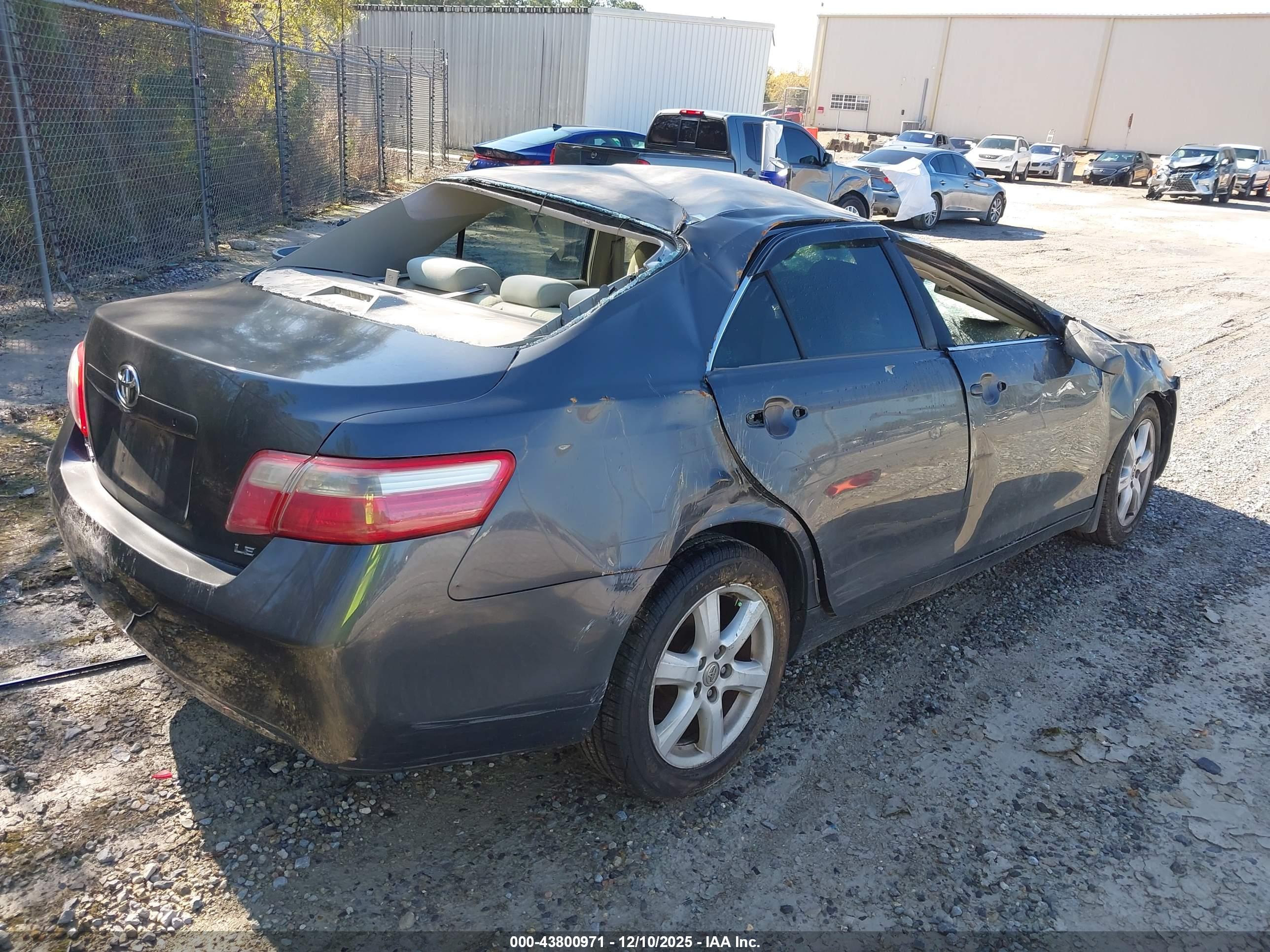TOYOTA CAMRY image 4