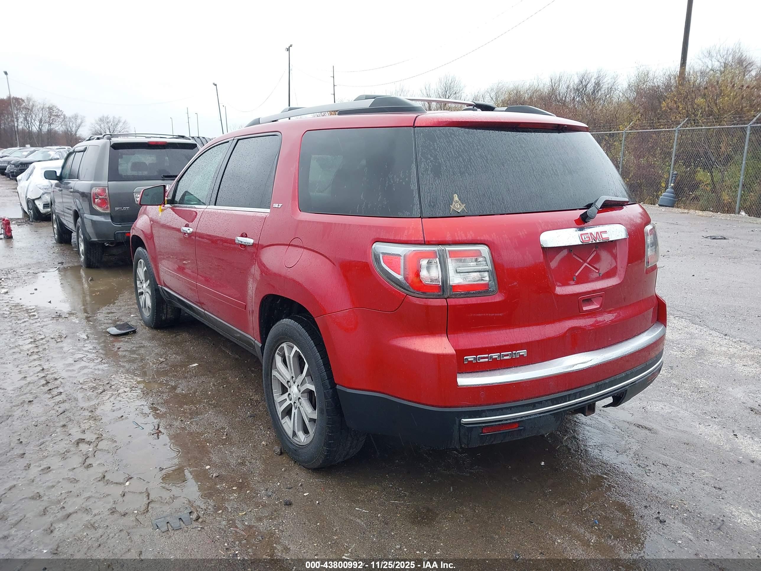 GMC ACADIA image 3