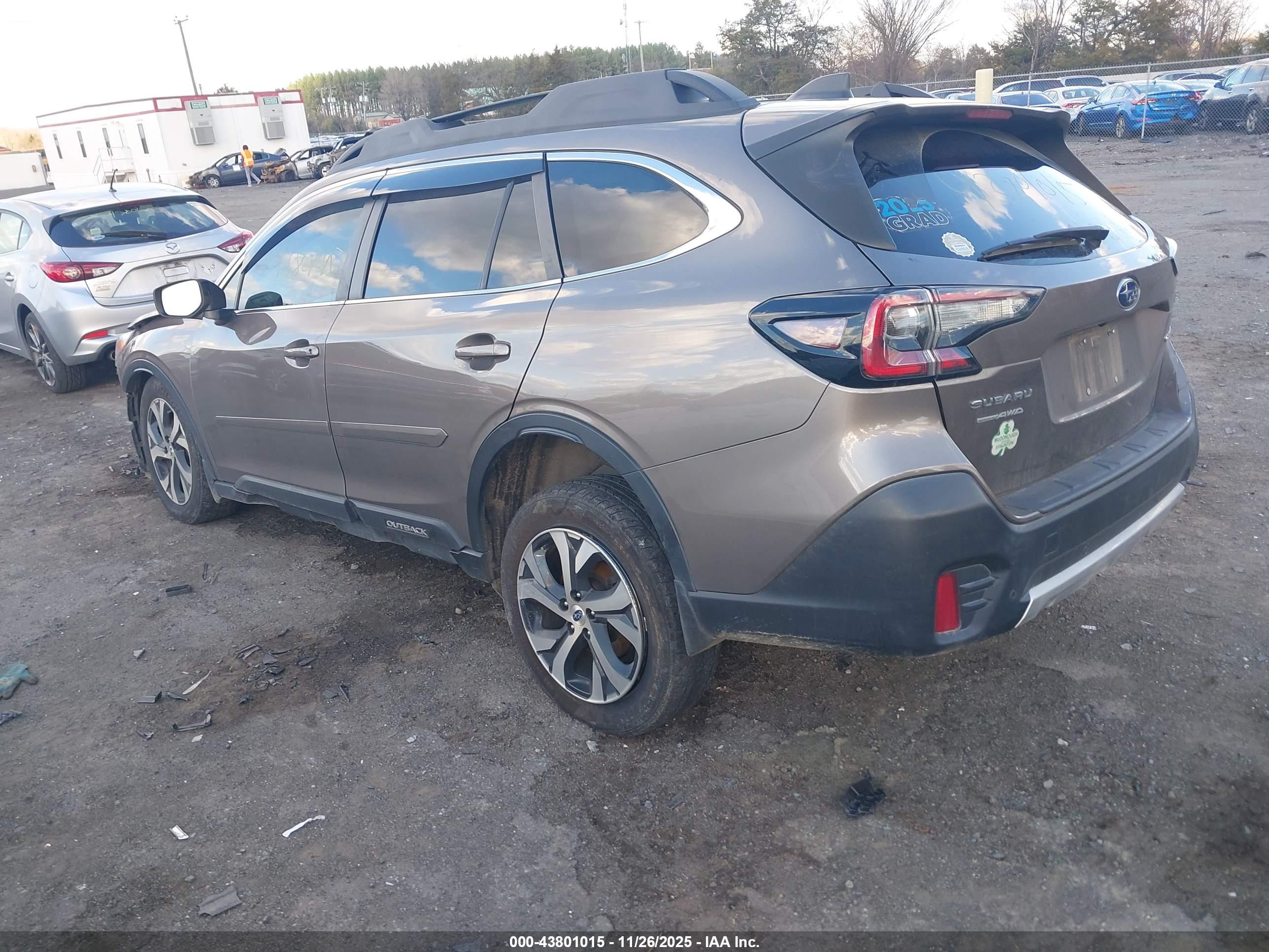 SUBARU OUTBACK image 3