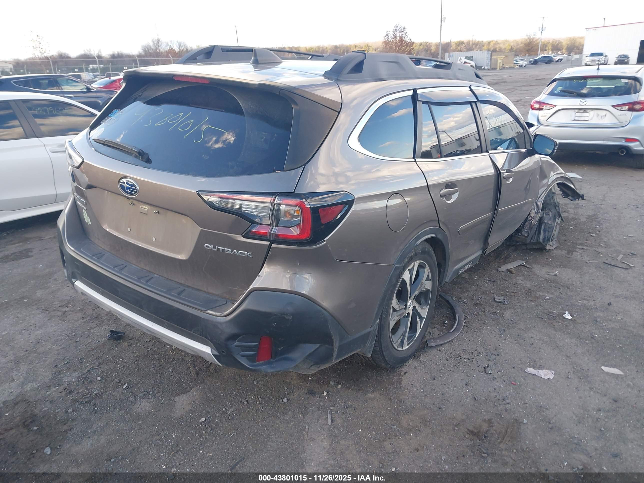 SUBARU OUTBACK image 4
