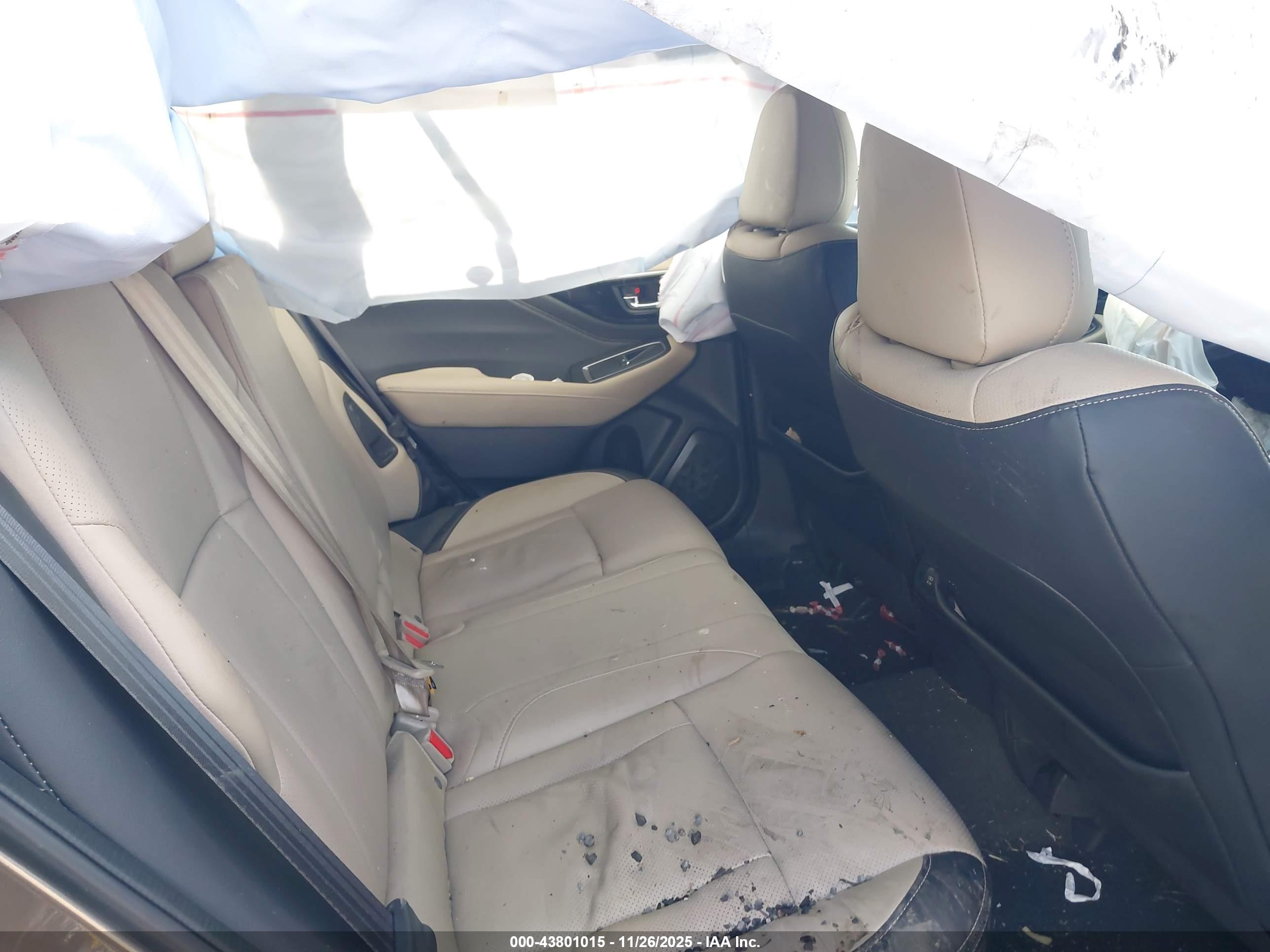 SUBARU OUTBACK image 8