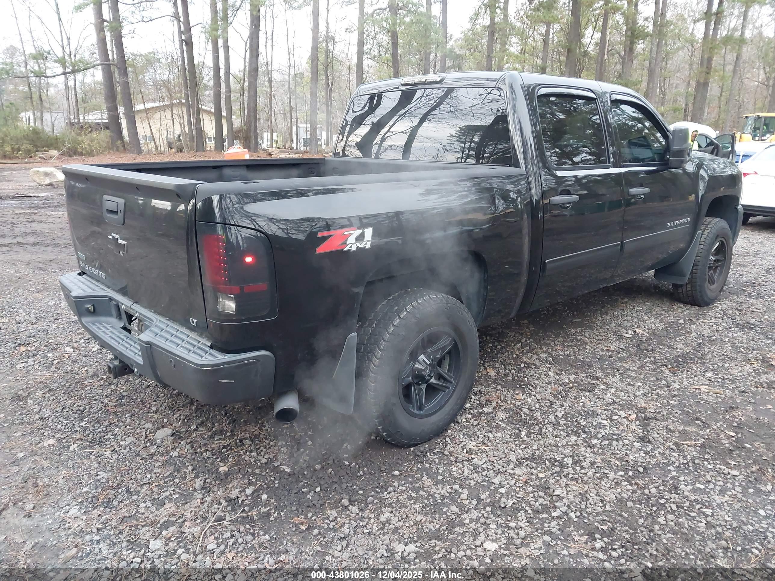 CHEVROLET SILVERADO image 4