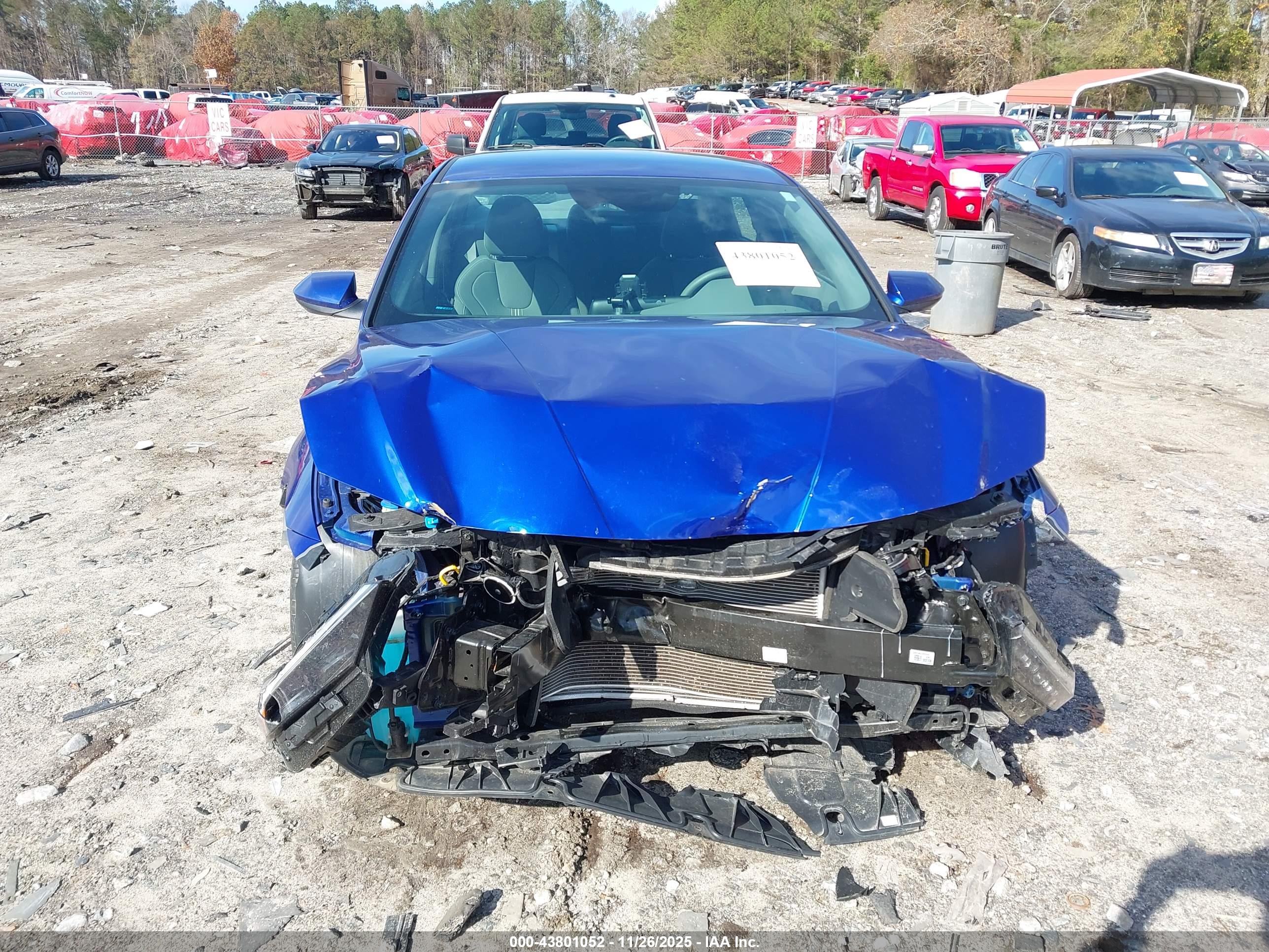 HYUNDAI ELANTRA image 6