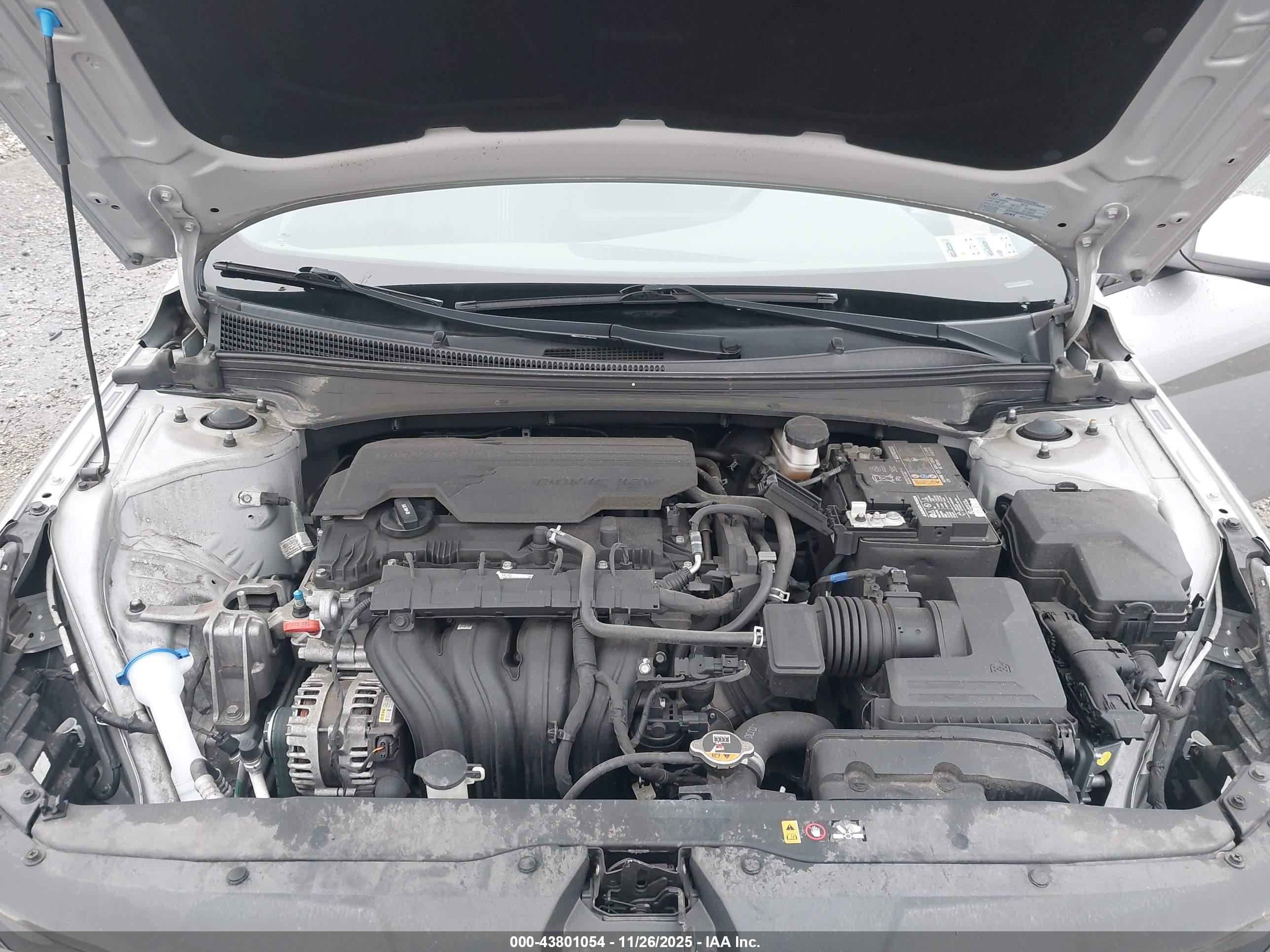 HYUNDAI ELANTRA image 10