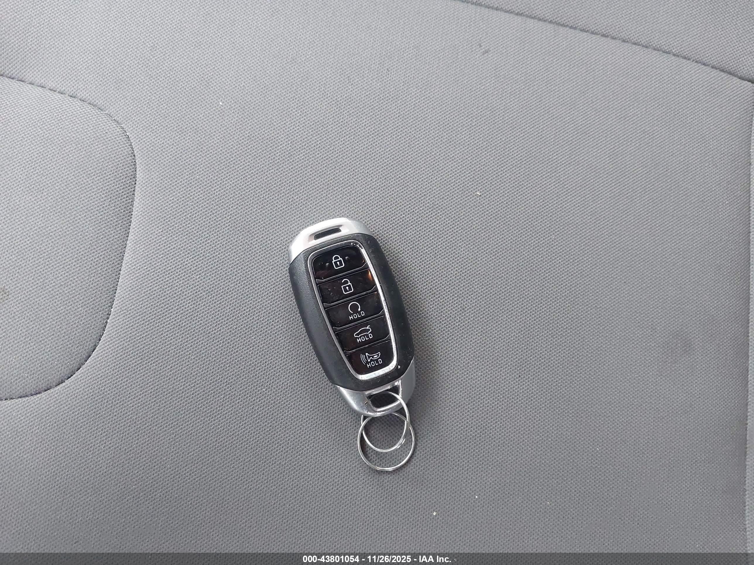 HYUNDAI ELANTRA image 11