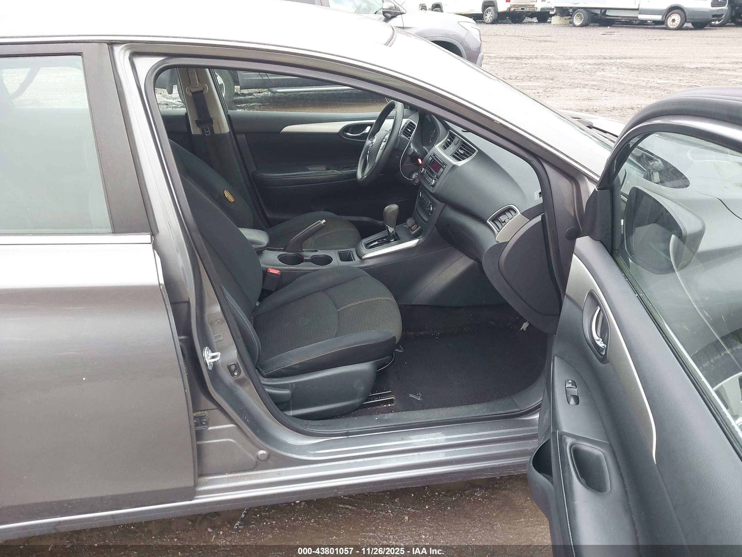 NISSAN SENTRA image 5