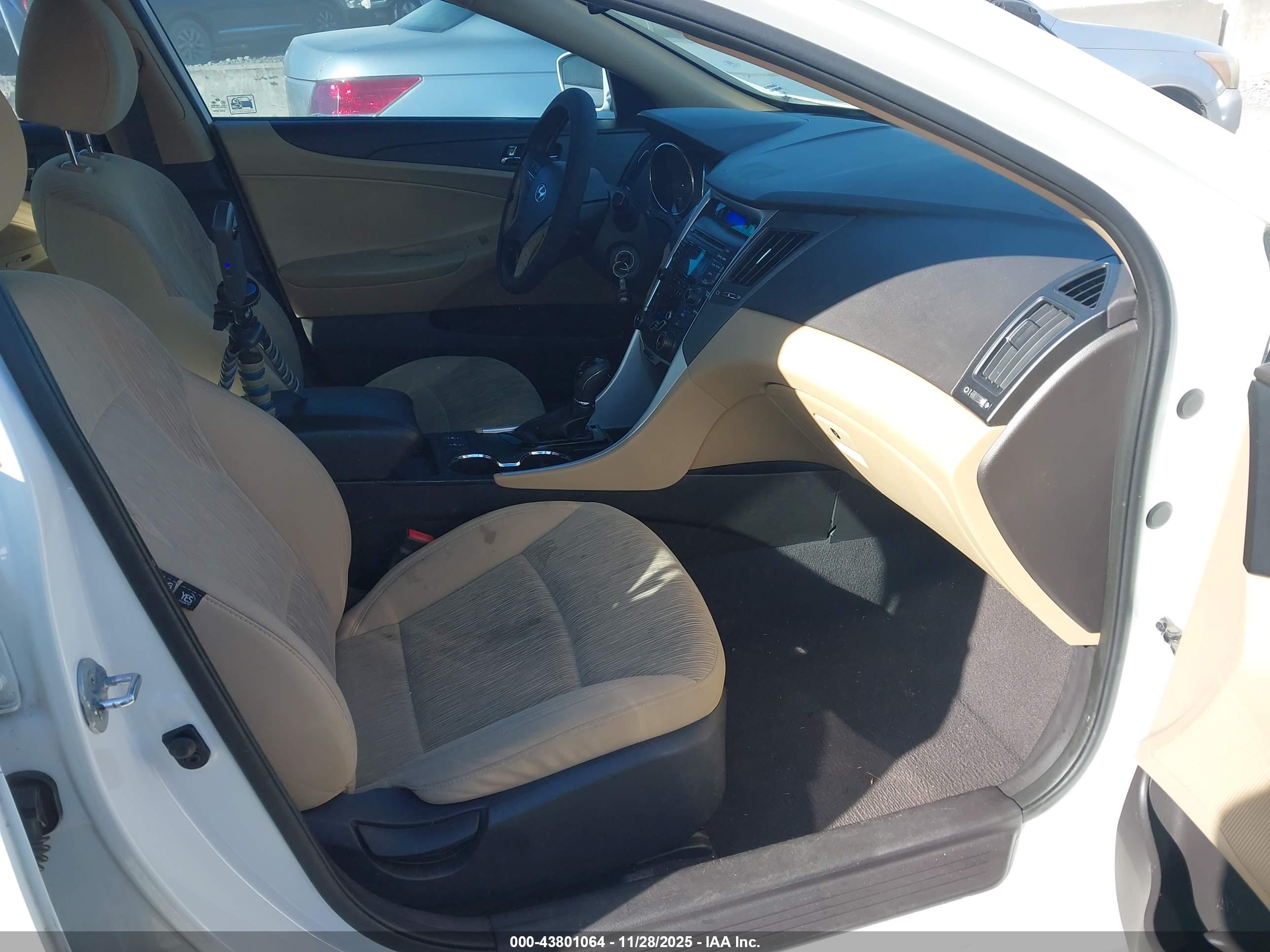 HYUNDAI SONATA image 5