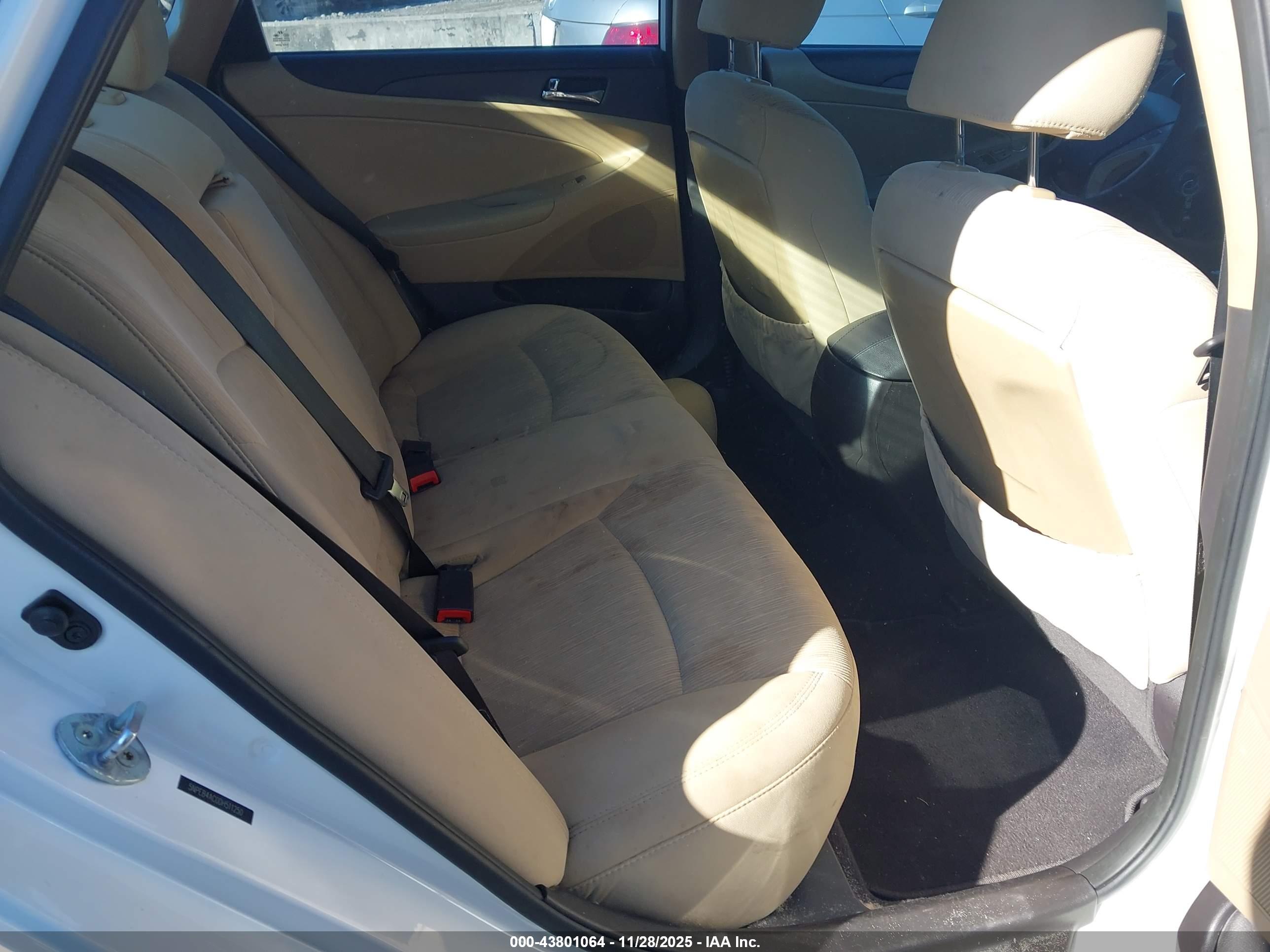 HYUNDAI SONATA image 8