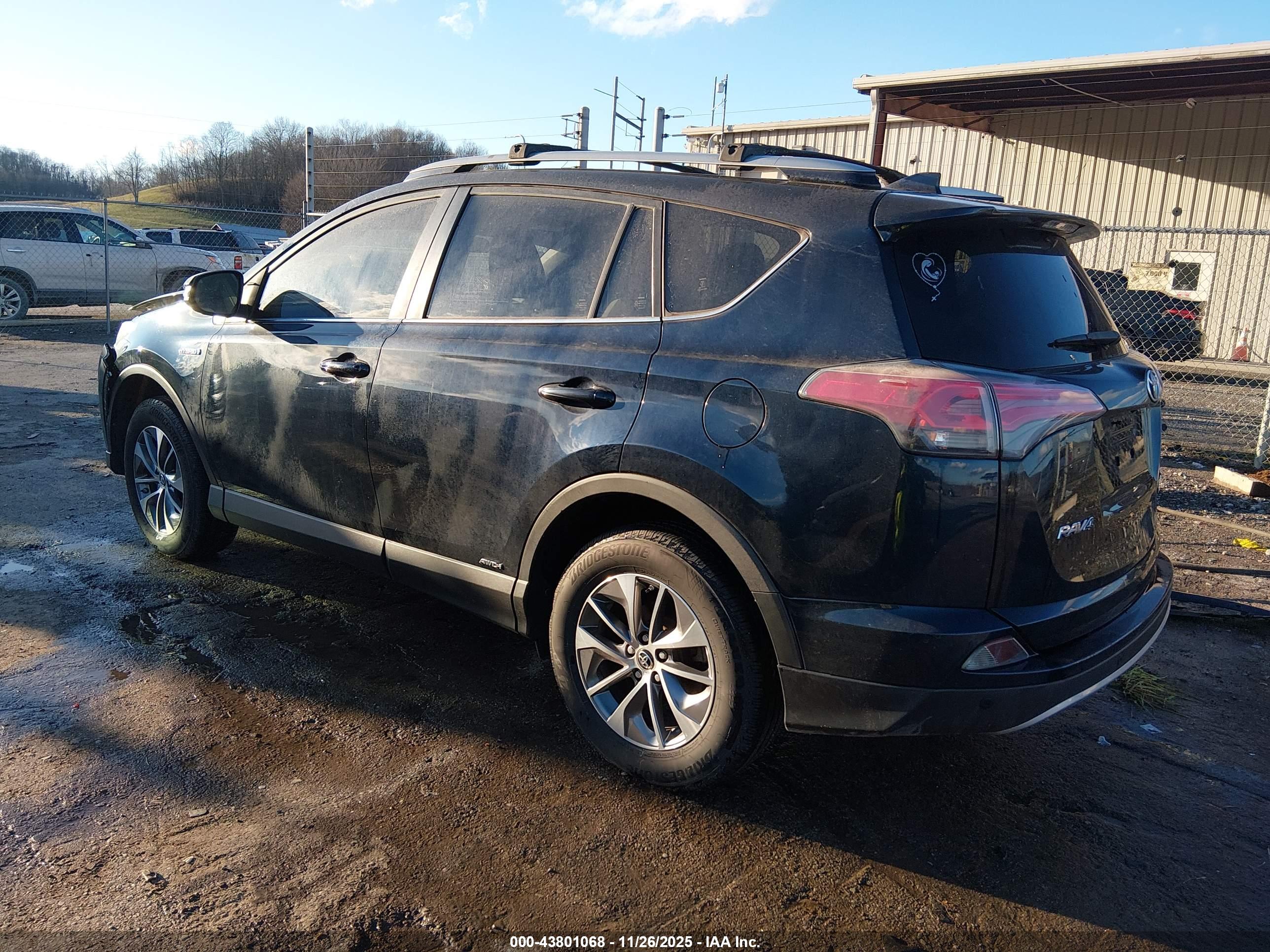 TOYOTA RAV4 image 3