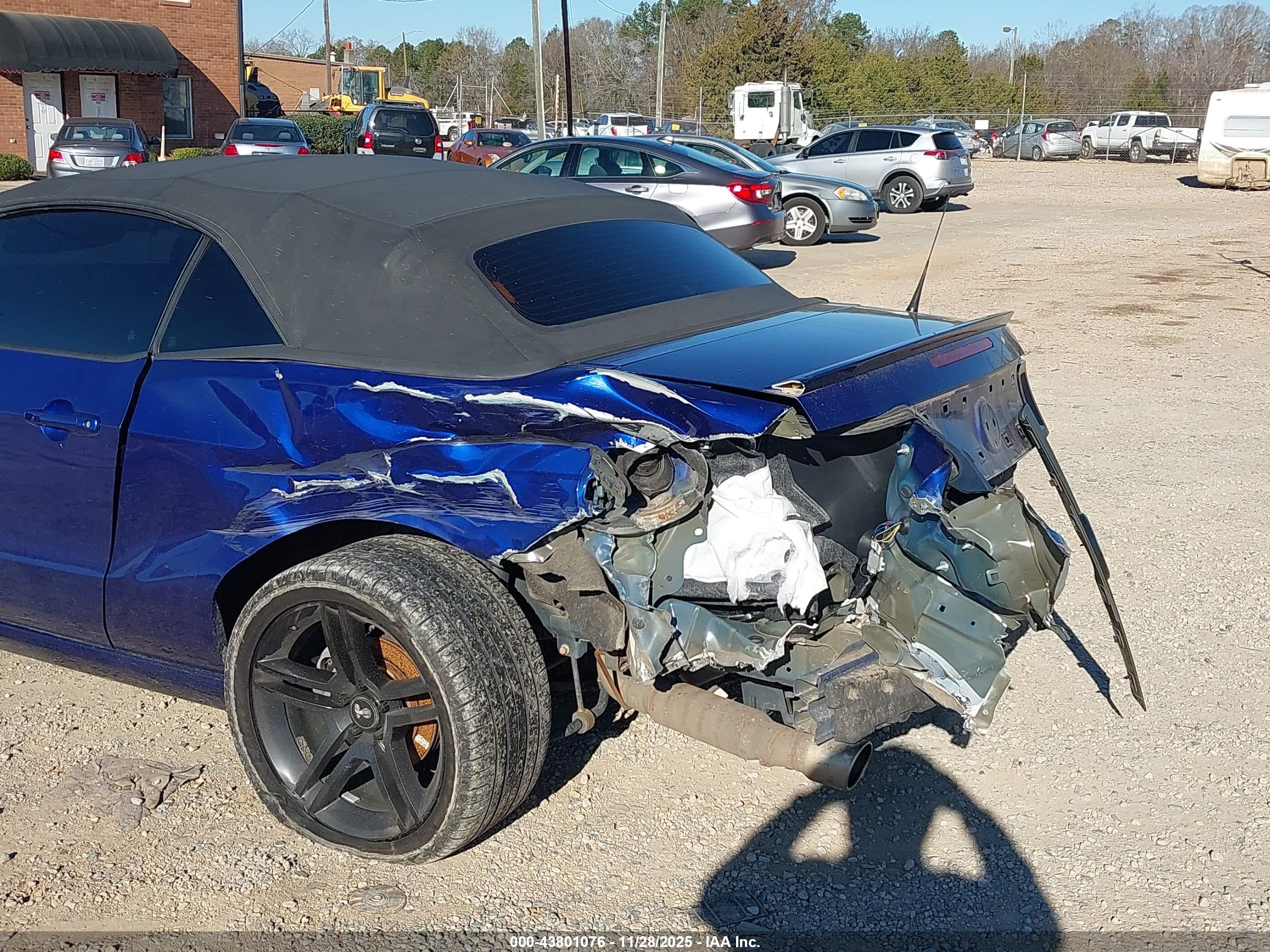 FORD MUSTANG image 6