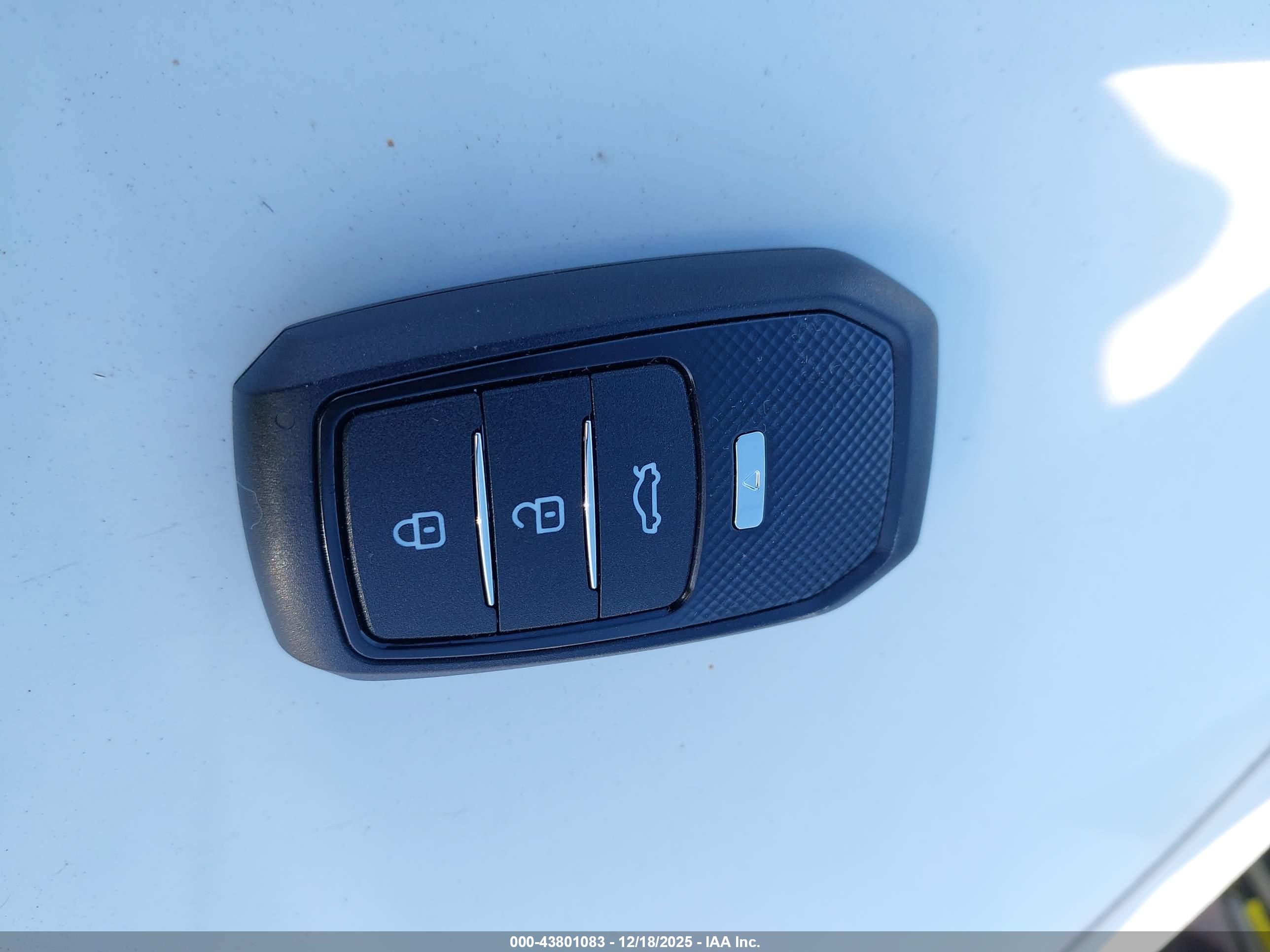 TOYOTA PRIUS image 11