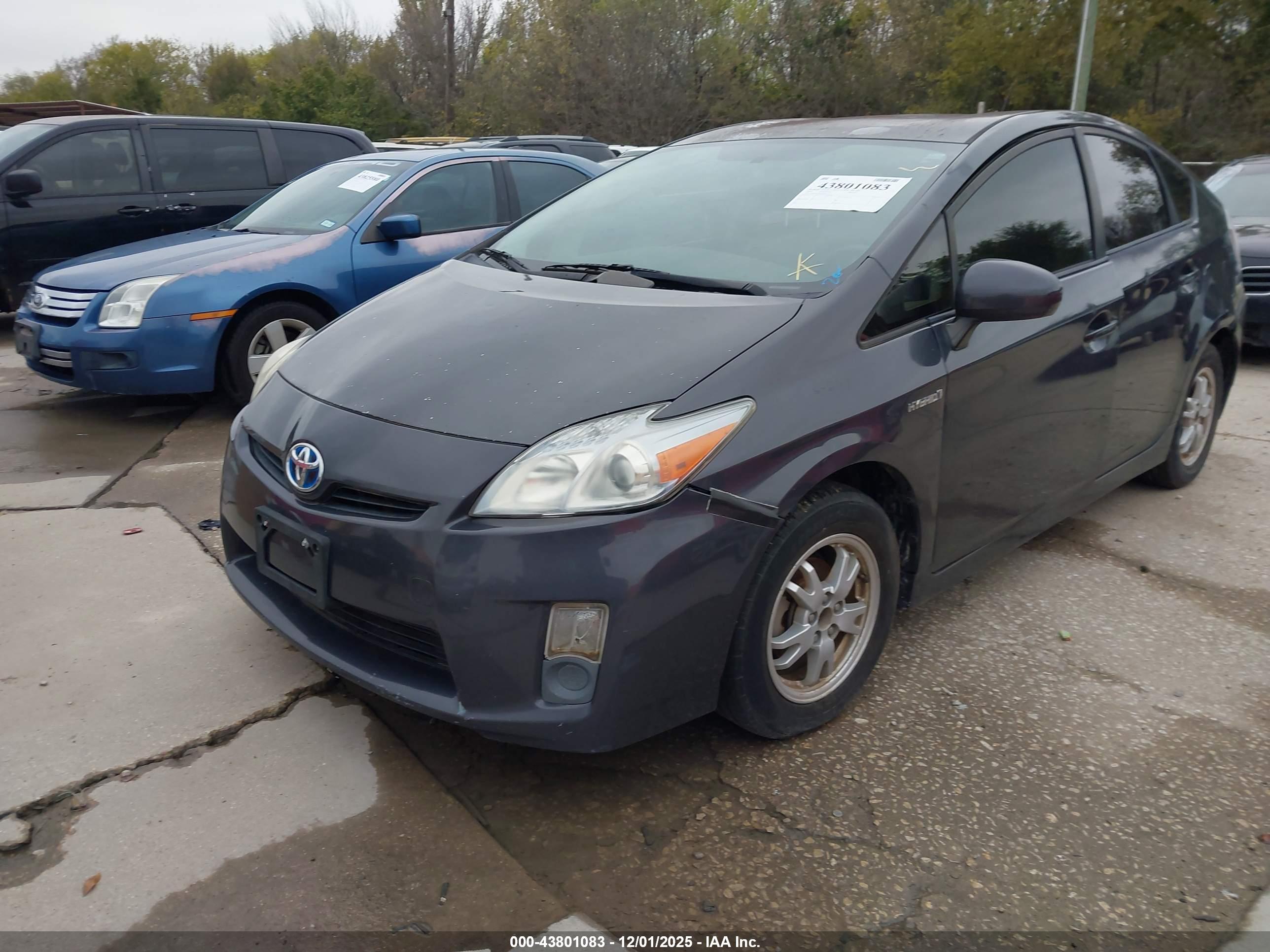 TOYOTA PRIUS image 2