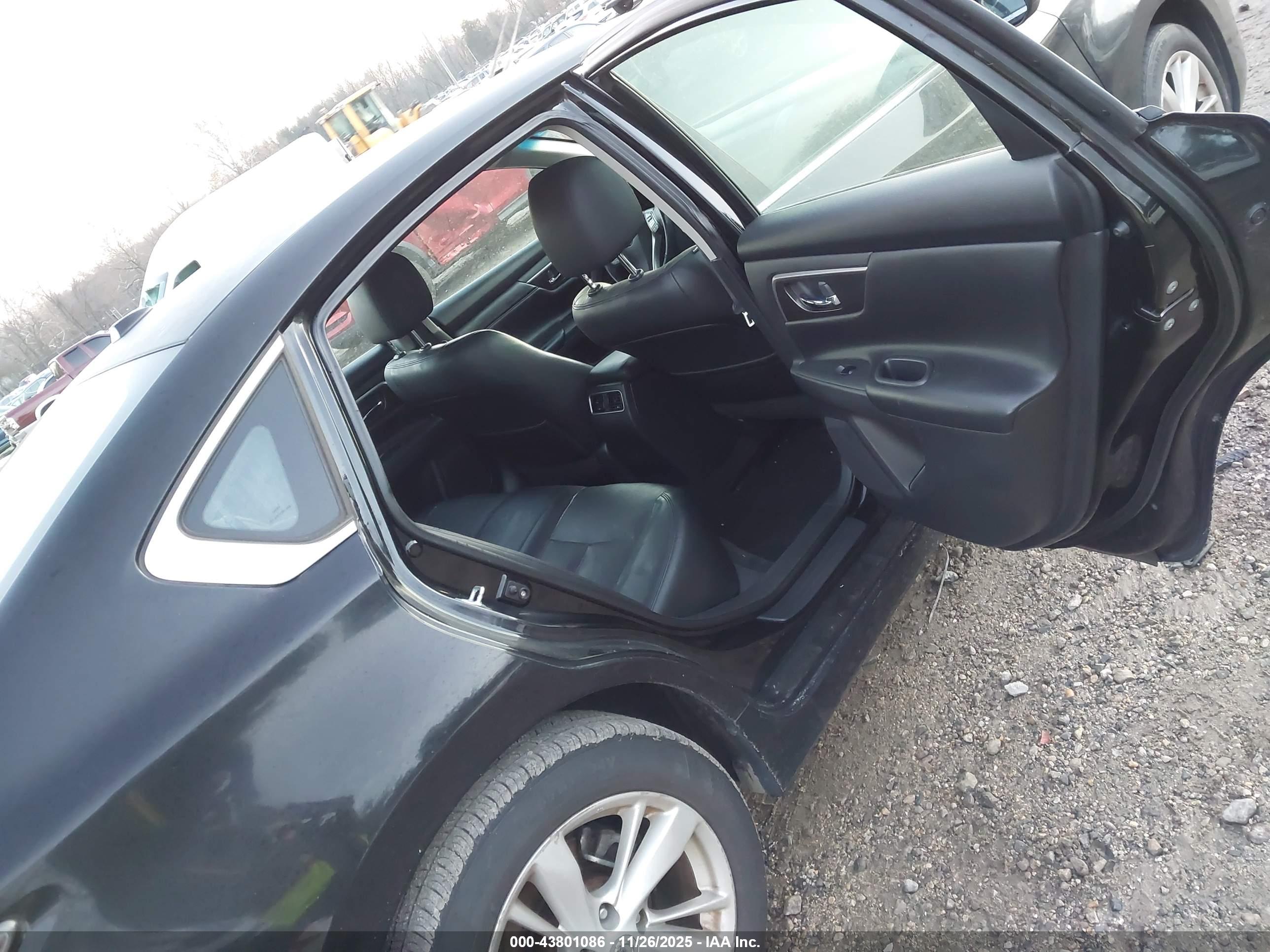 NISSAN ALTIMA image 8