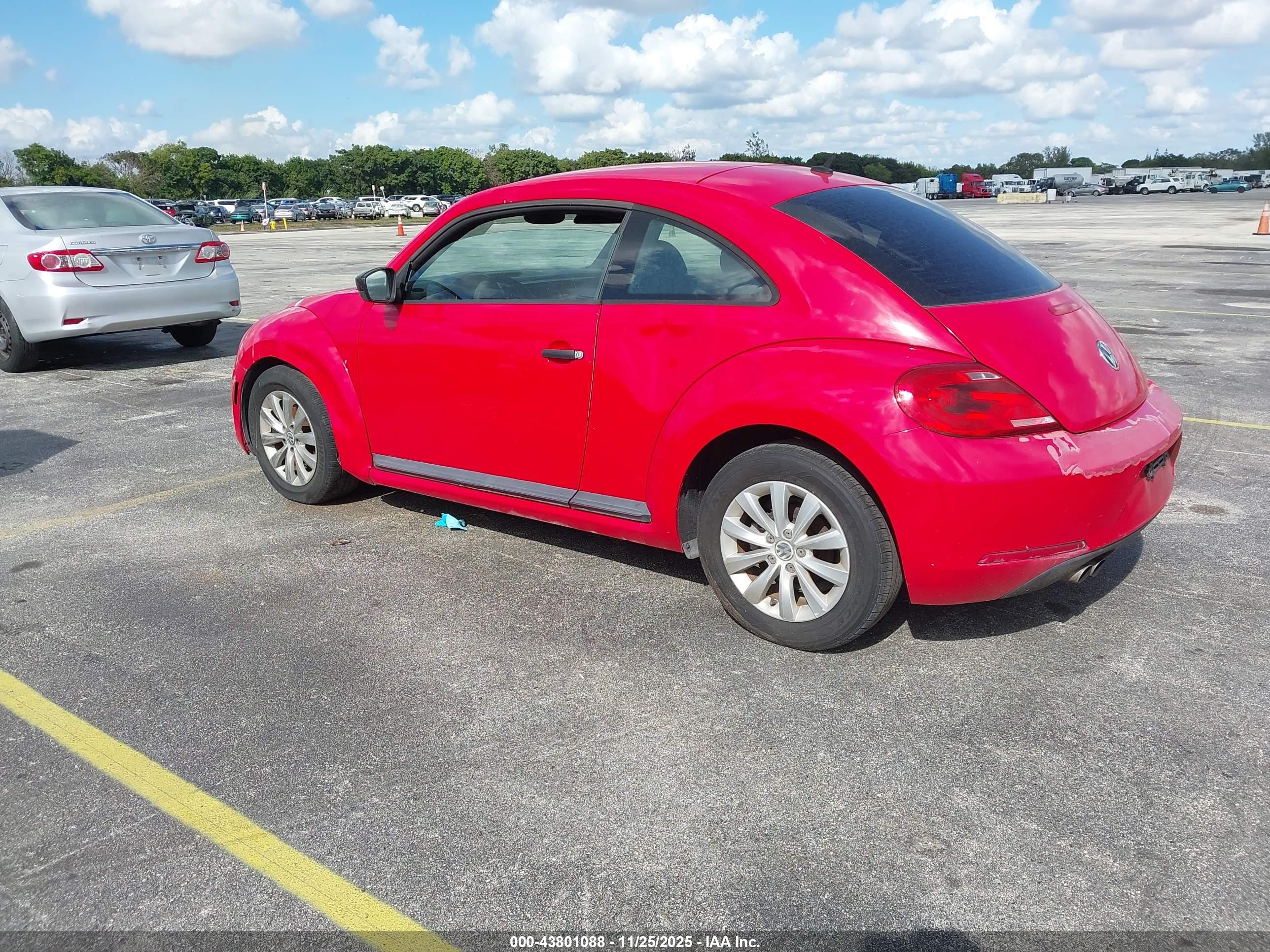 VOLKSWAGEN BEETLE image 3