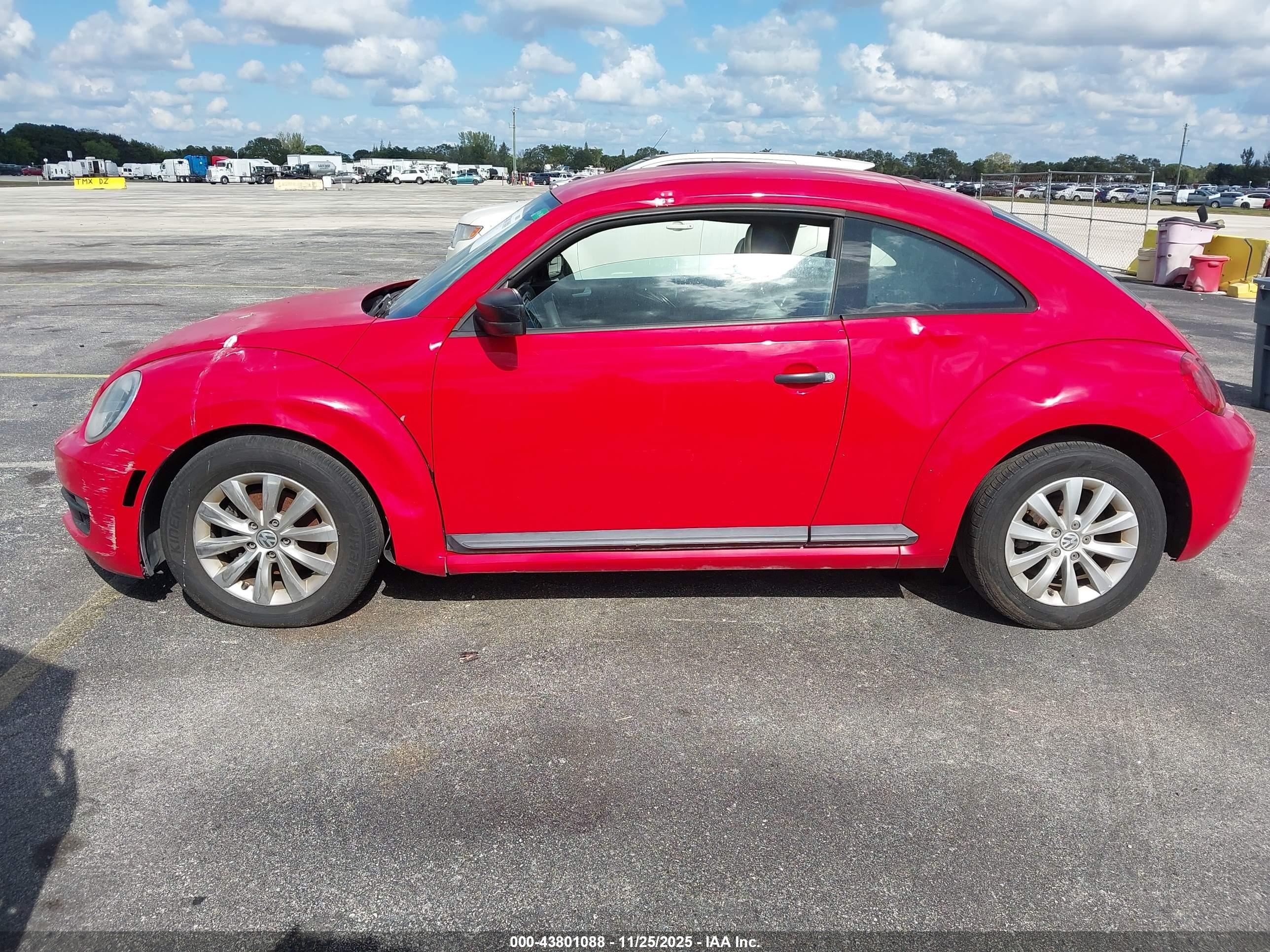 VOLKSWAGEN BEETLE image 6