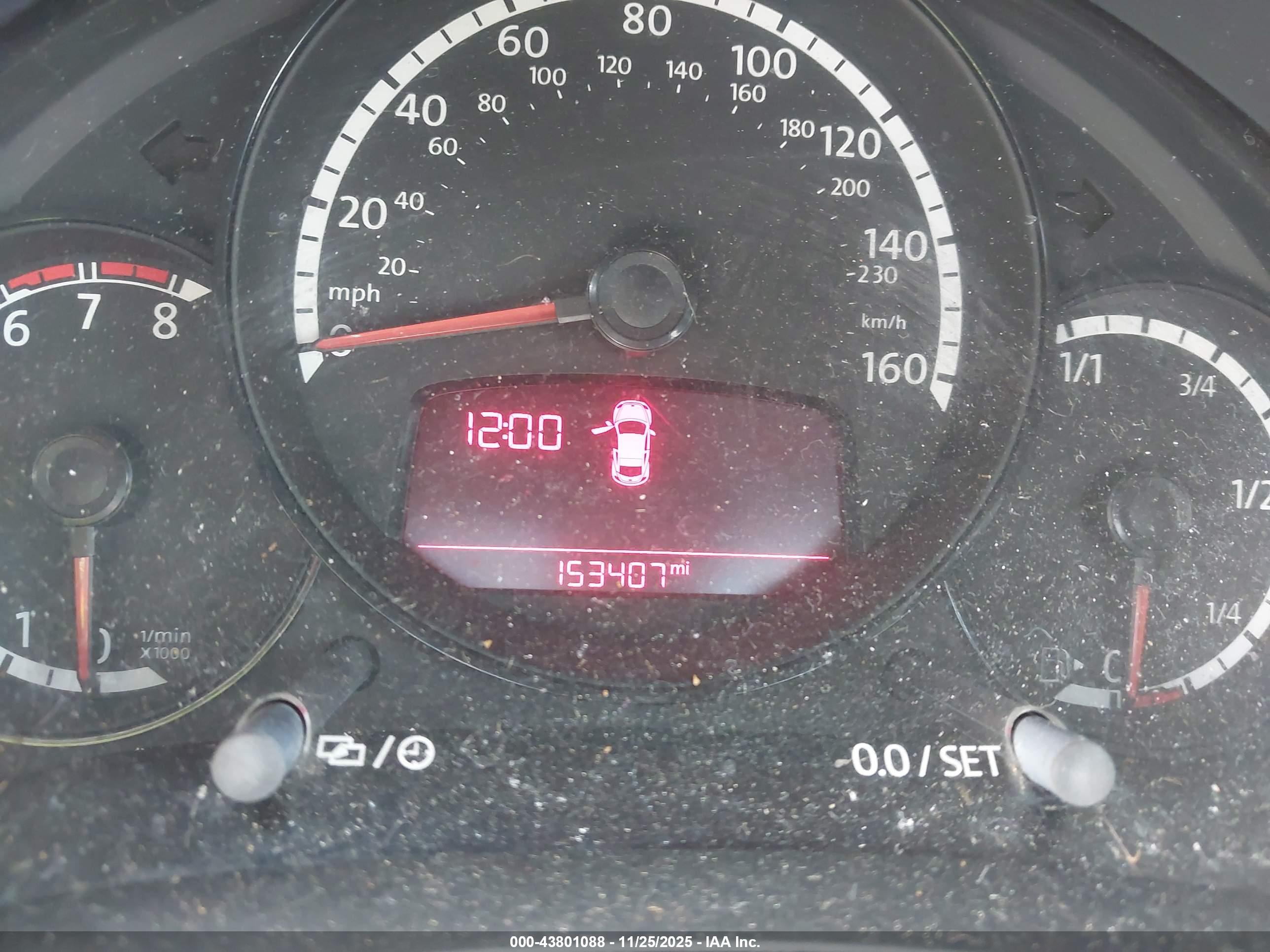 VOLKSWAGEN BEETLE image 7