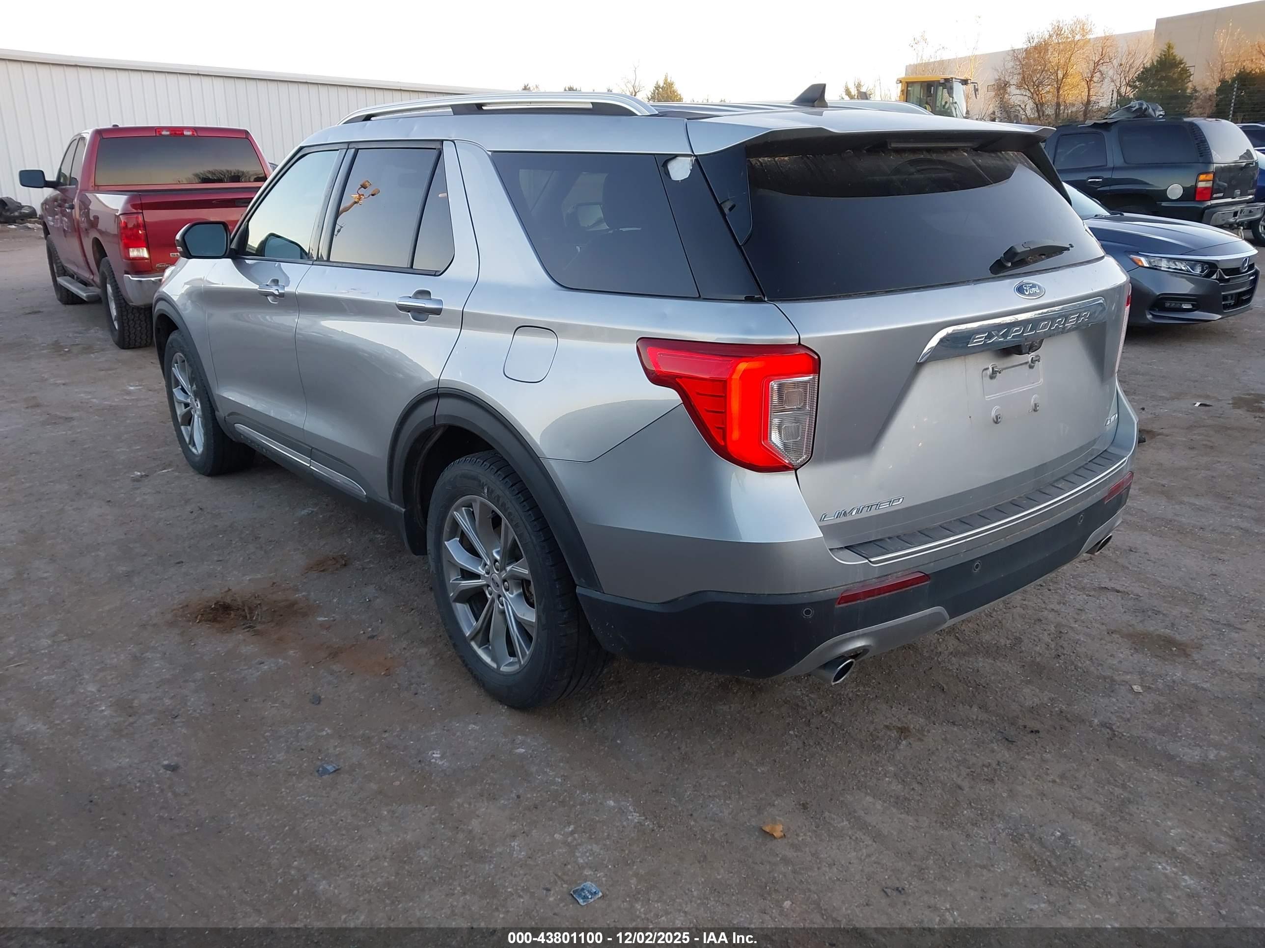 FORD EXPLORER image 3