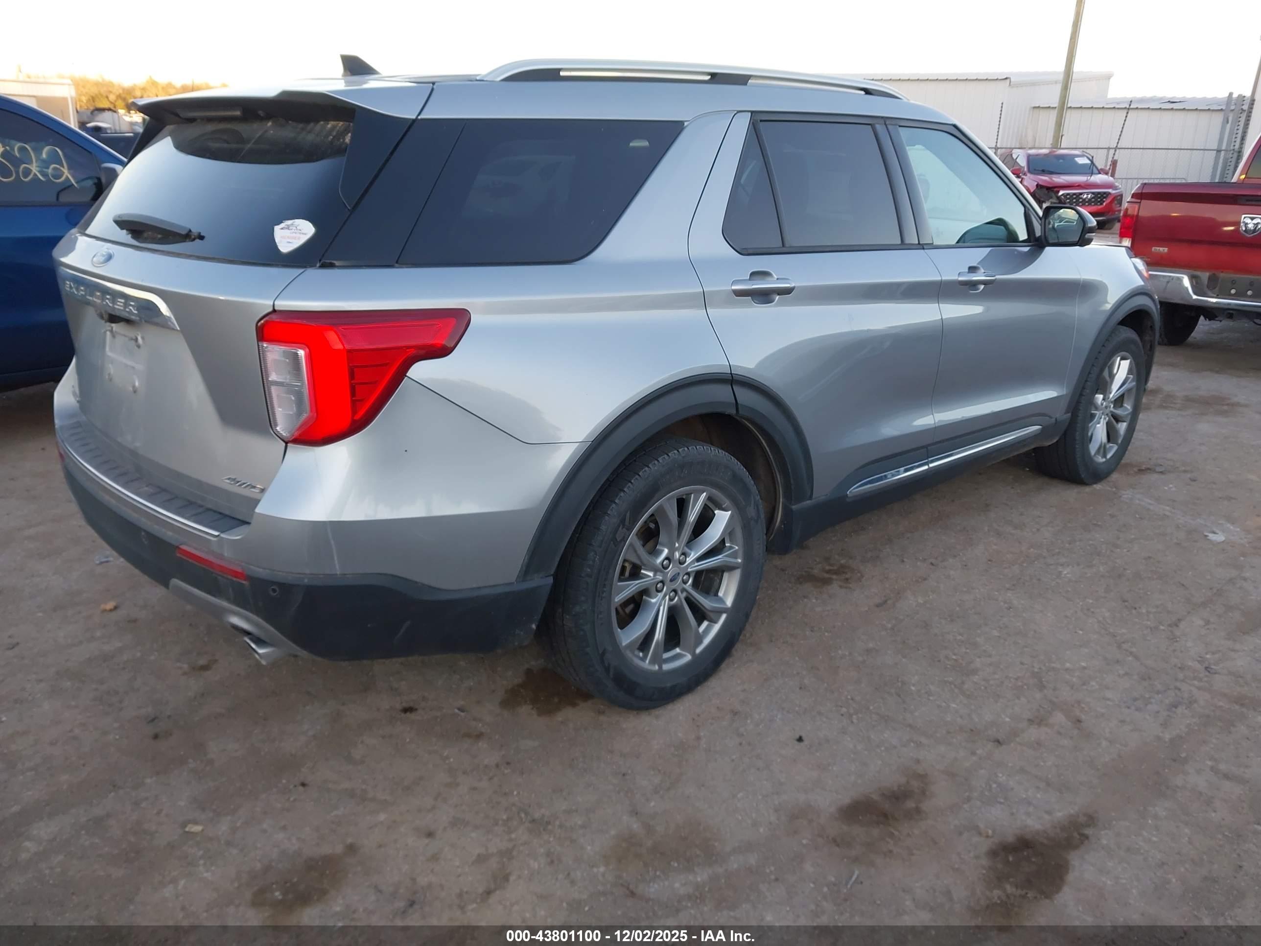 FORD EXPLORER image 4