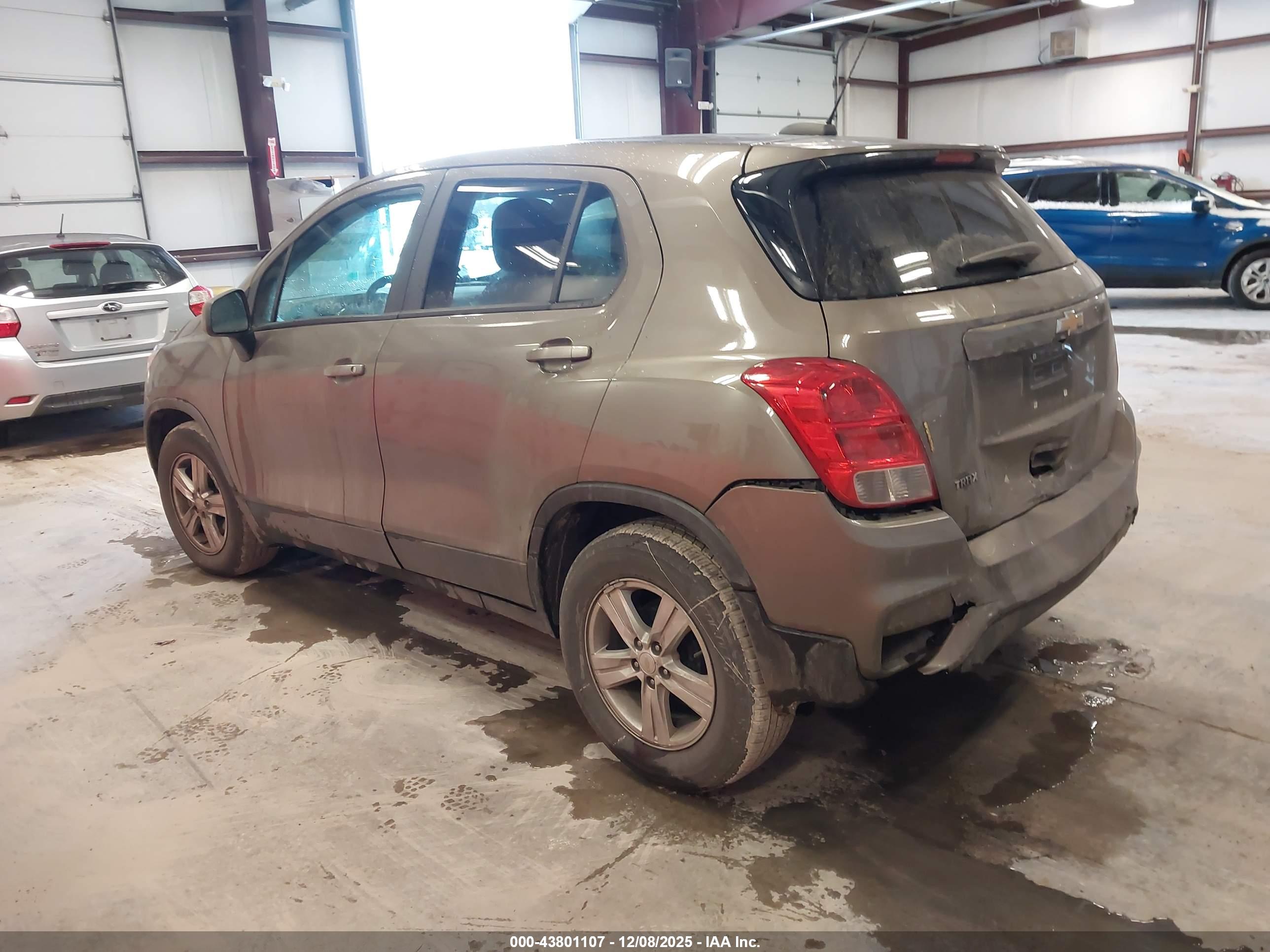 CHEVROLET TRAX image 3