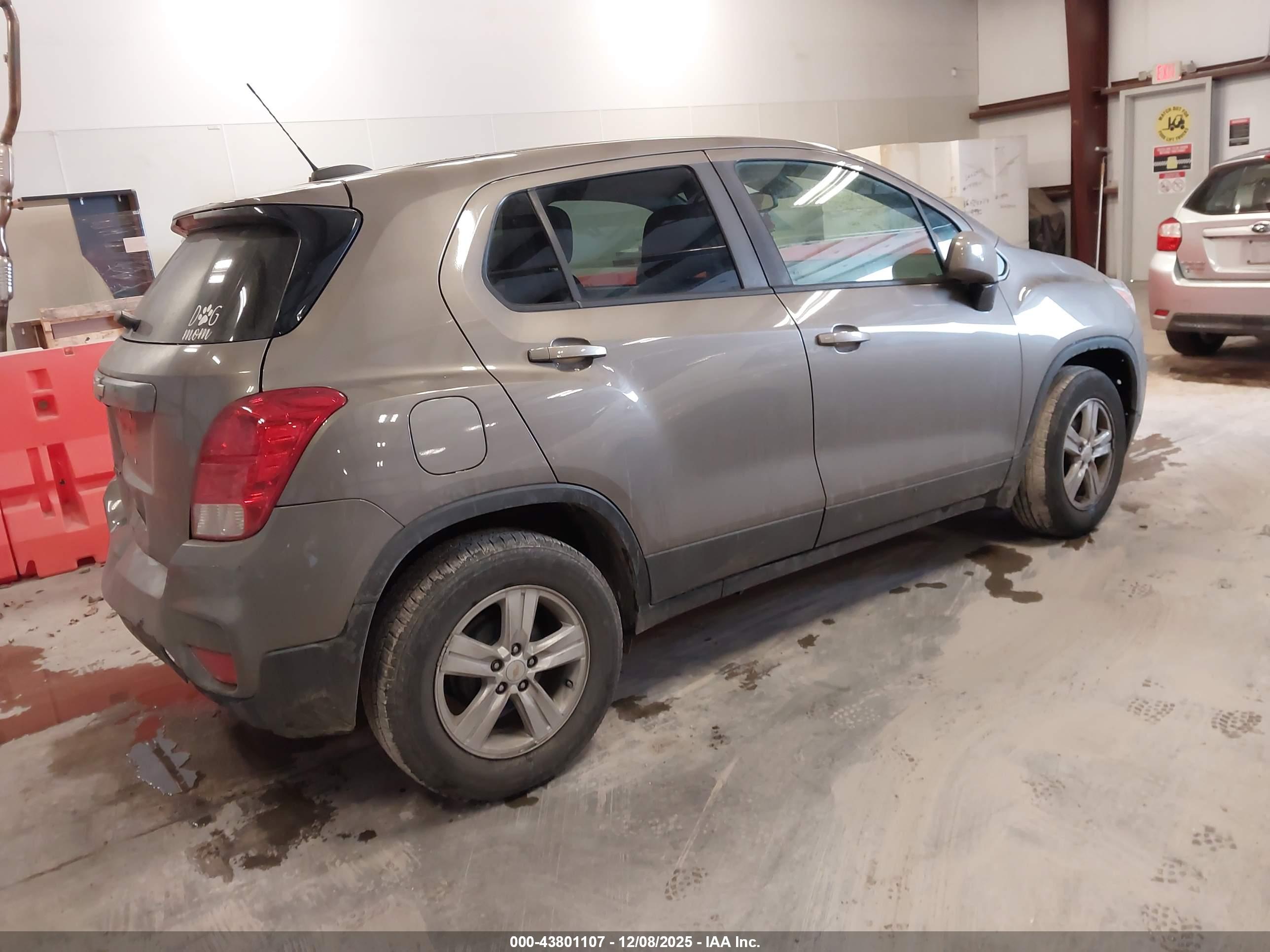 CHEVROLET TRAX image 4