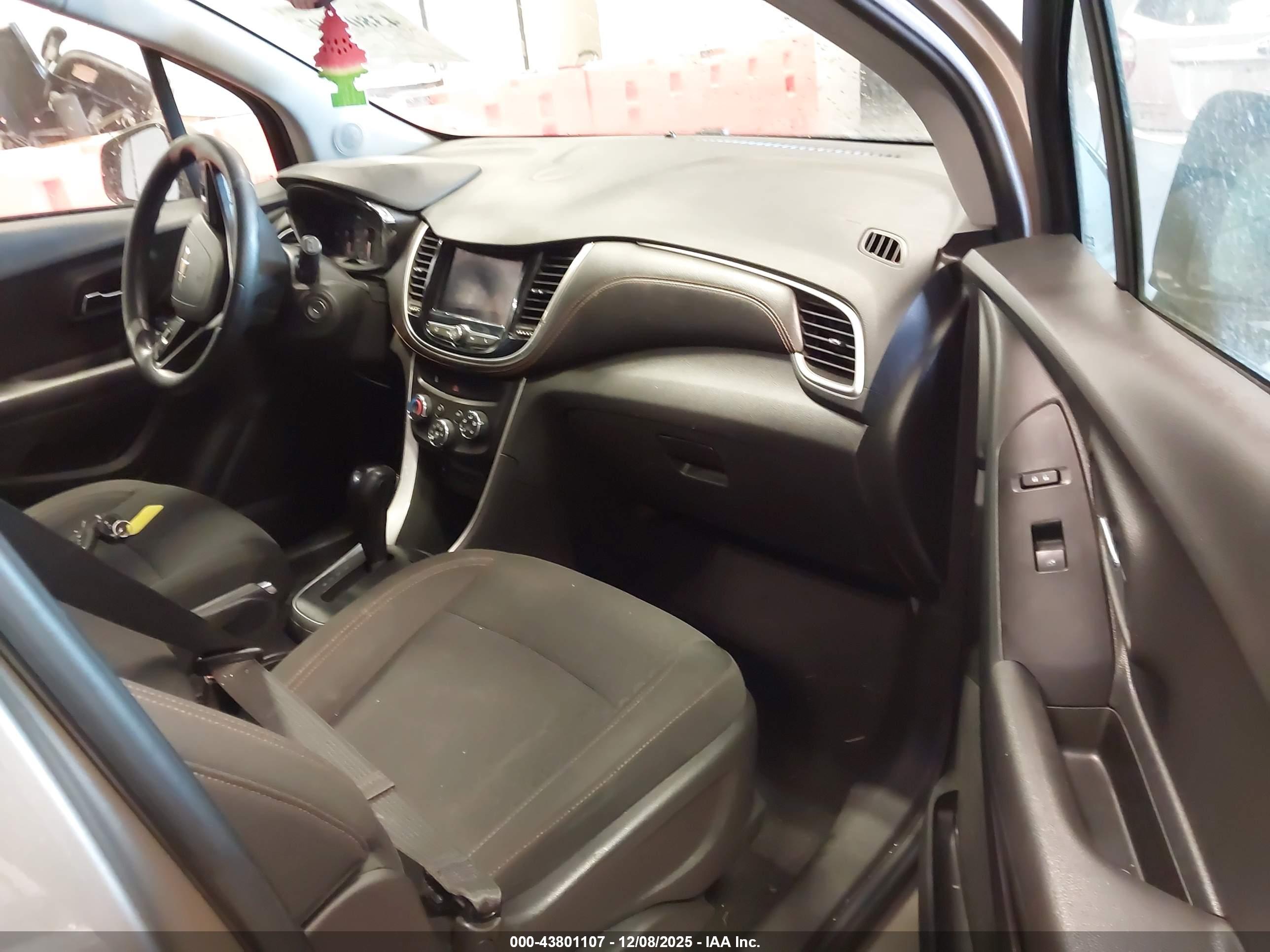CHEVROLET TRAX image 5