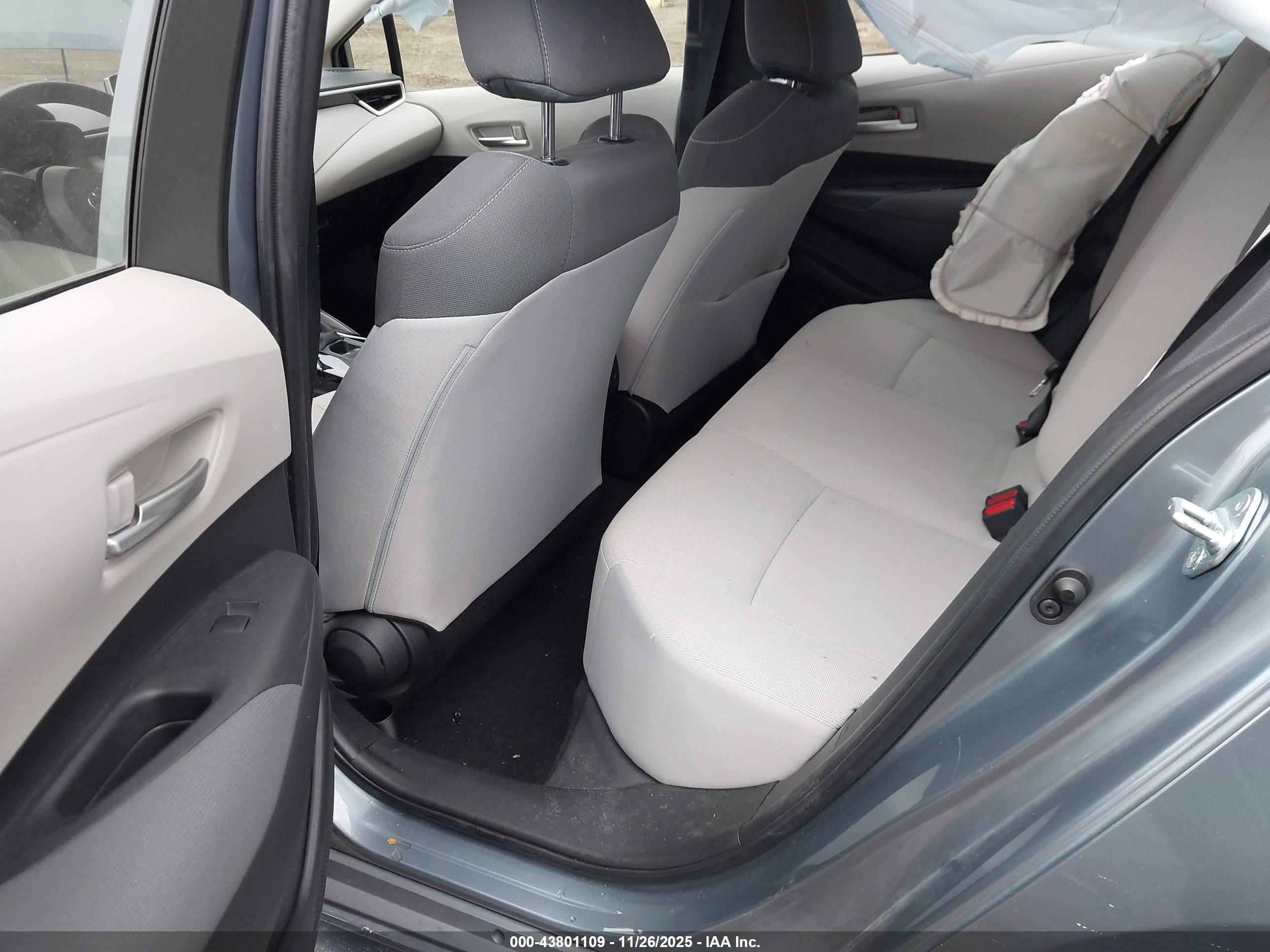 TOYOTA COROLLA image 8