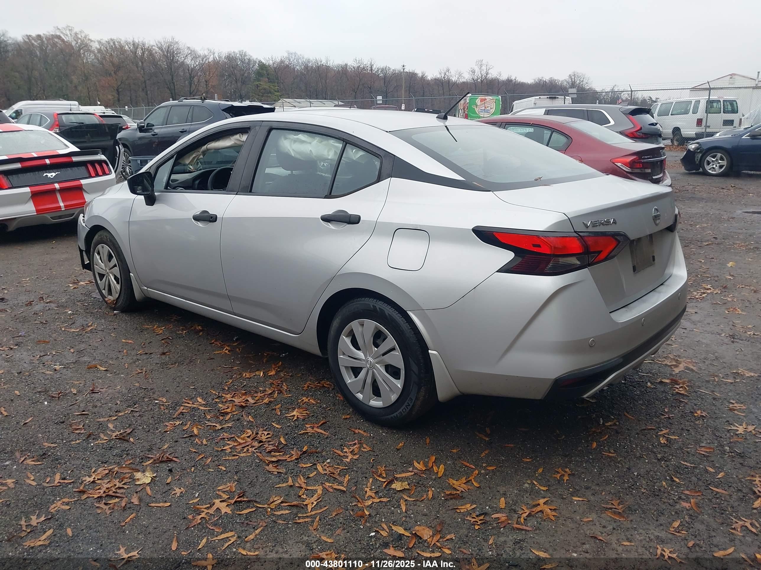 NISSAN VERSA image 3