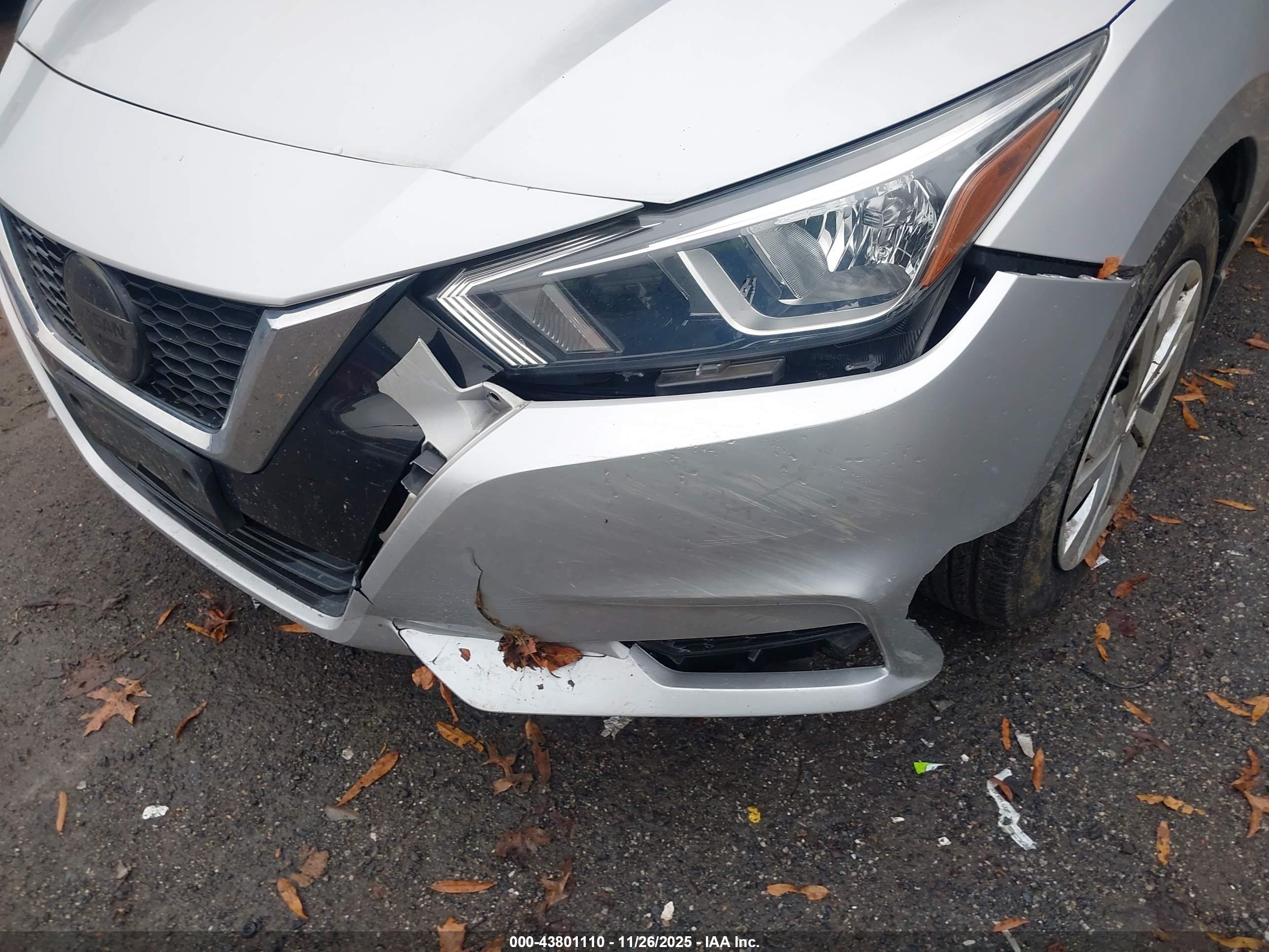NISSAN VERSA image 6