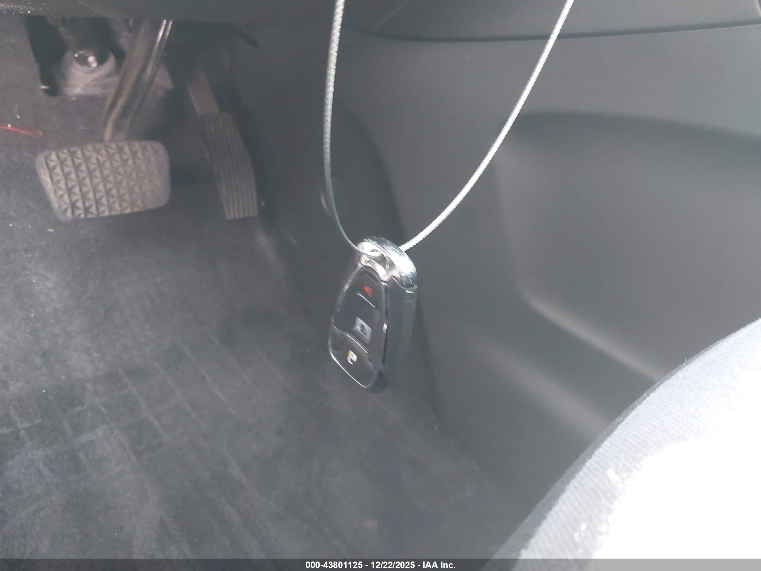 CHEVROLET EQUINOX image 11