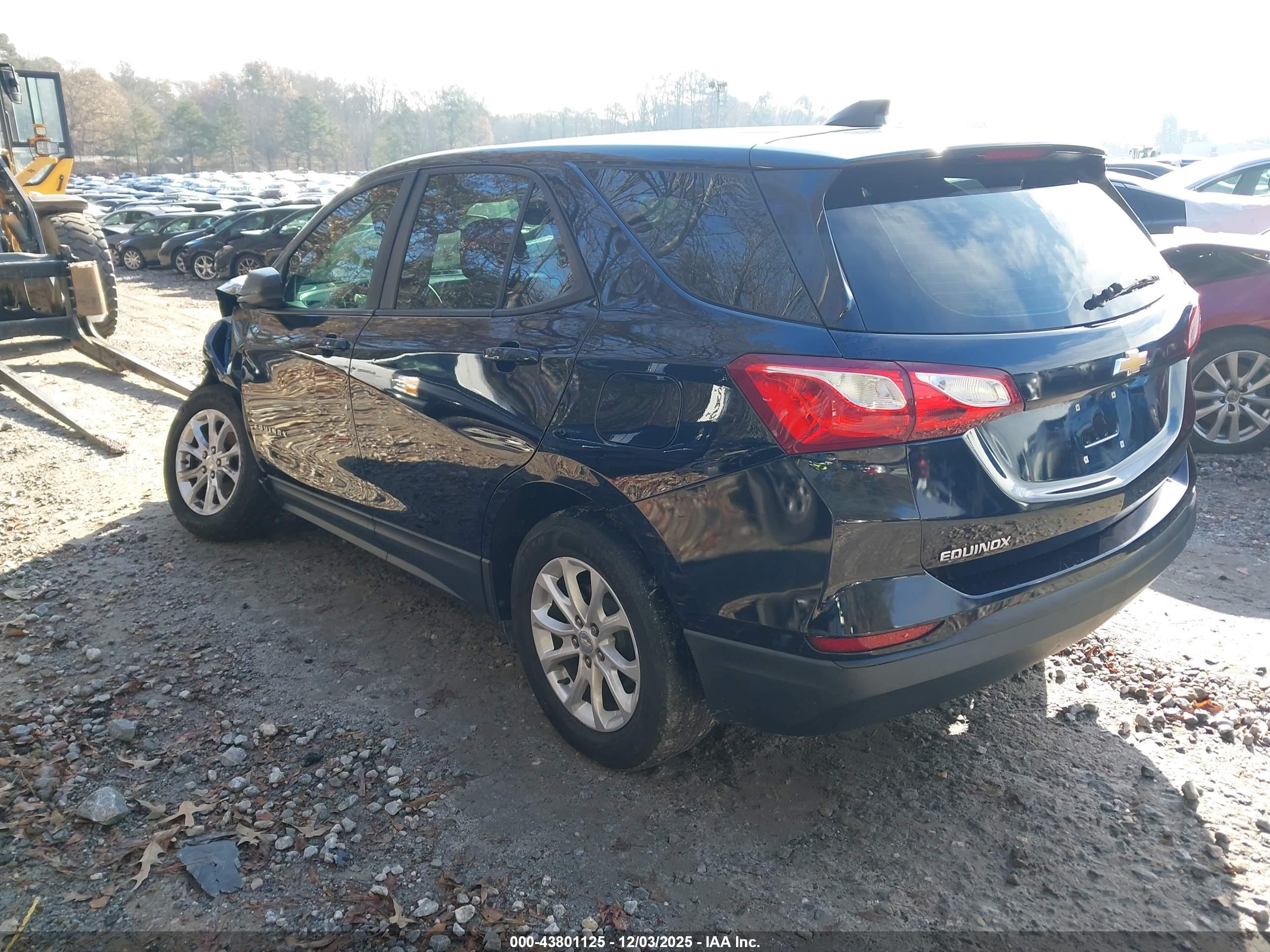 CHEVROLET EQUINOX image 3