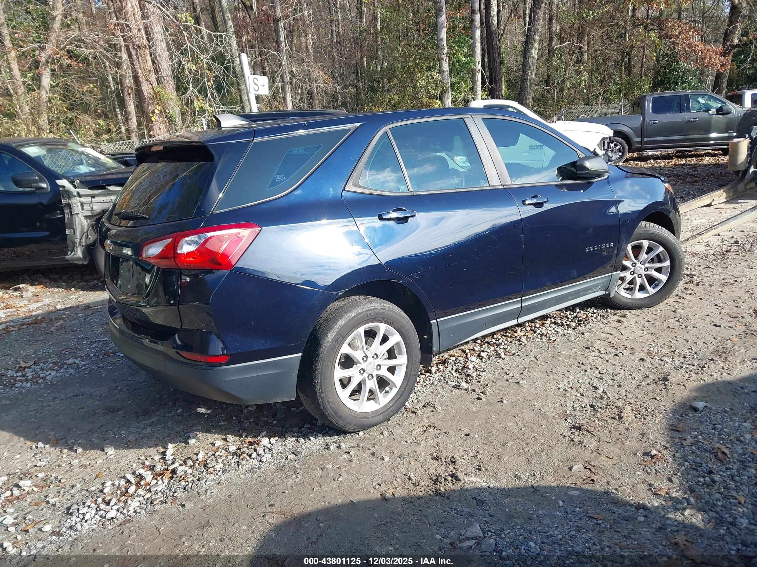 CHEVROLET EQUINOX image 4