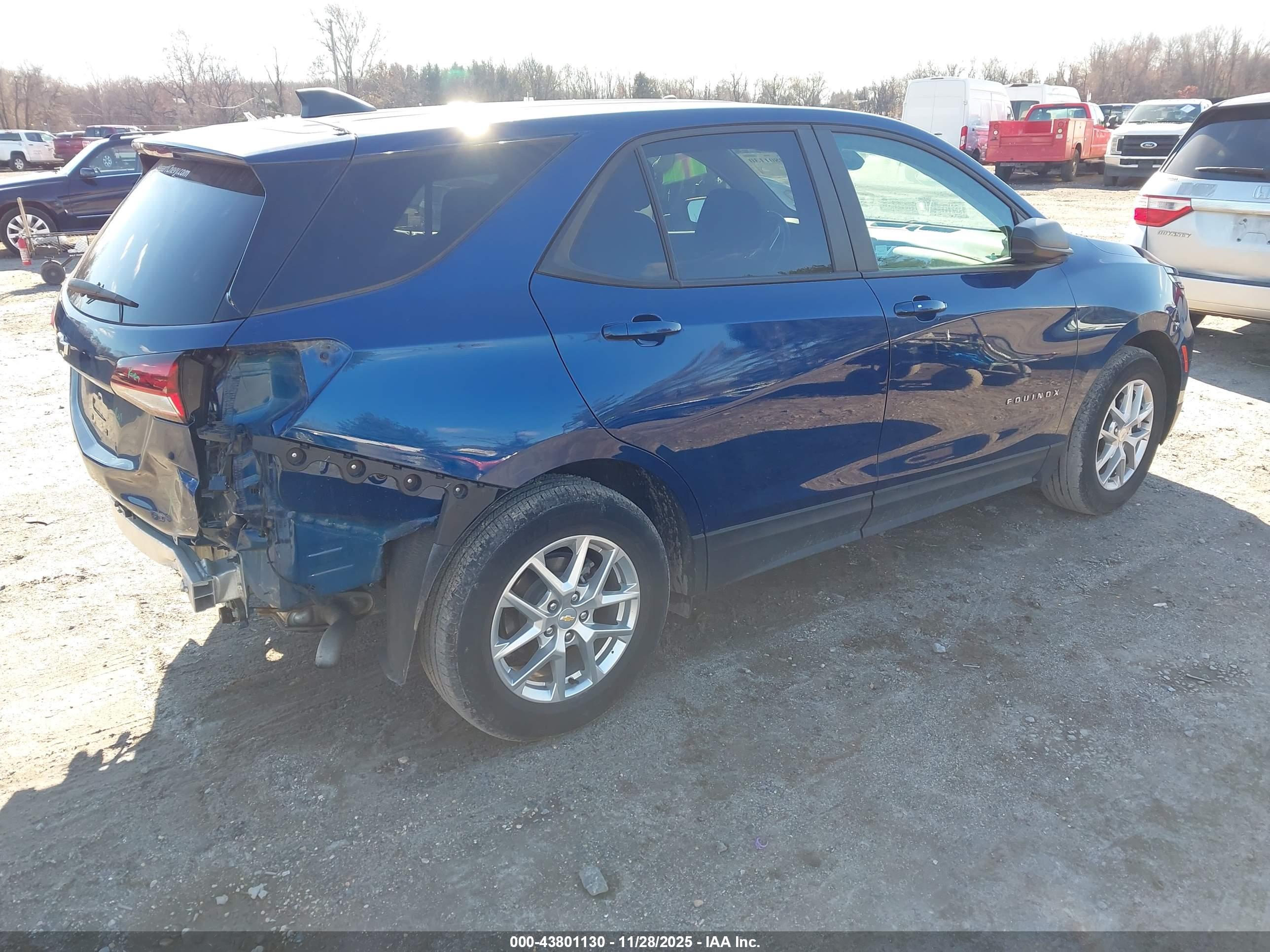 CHEVROLET EQUINOX image 4