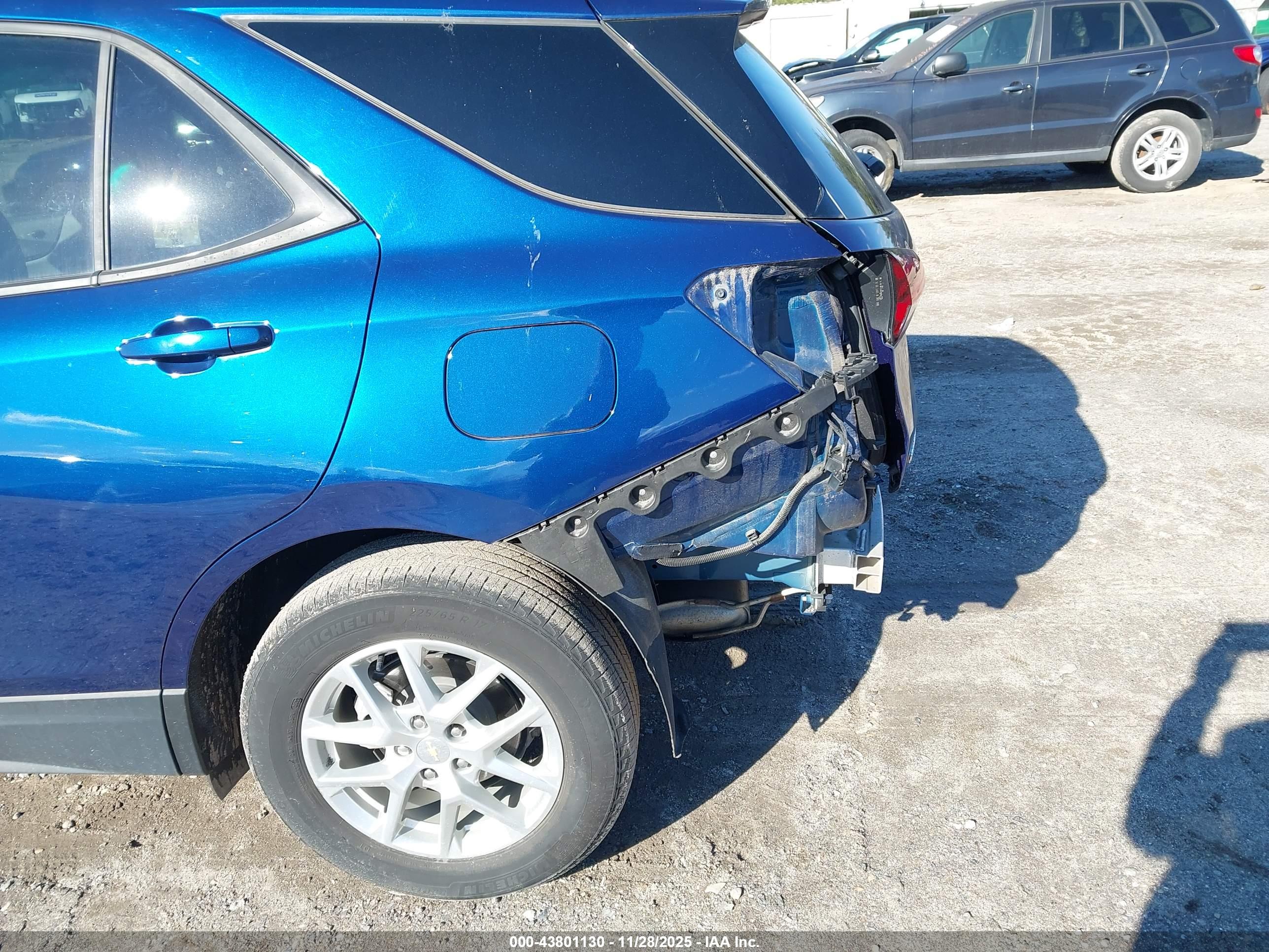 CHEVROLET EQUINOX image 6