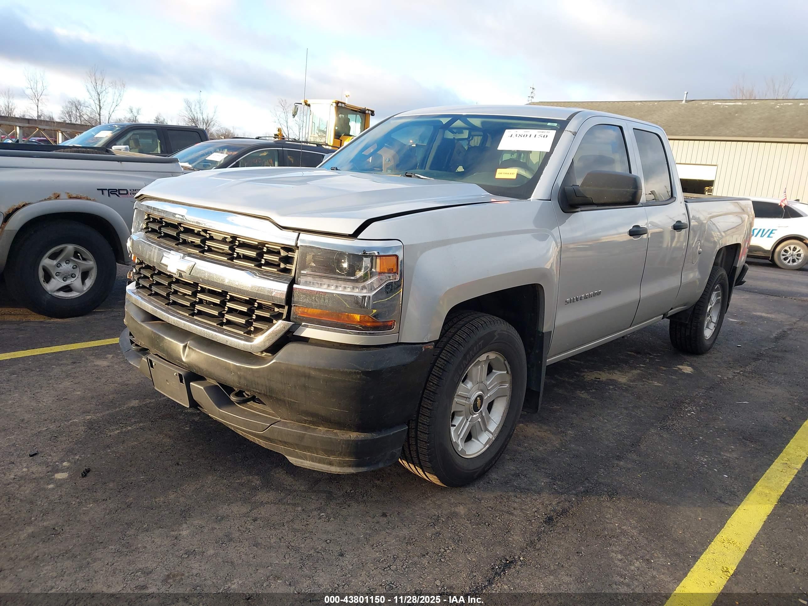 CHEVROLET SILVERADO image 2