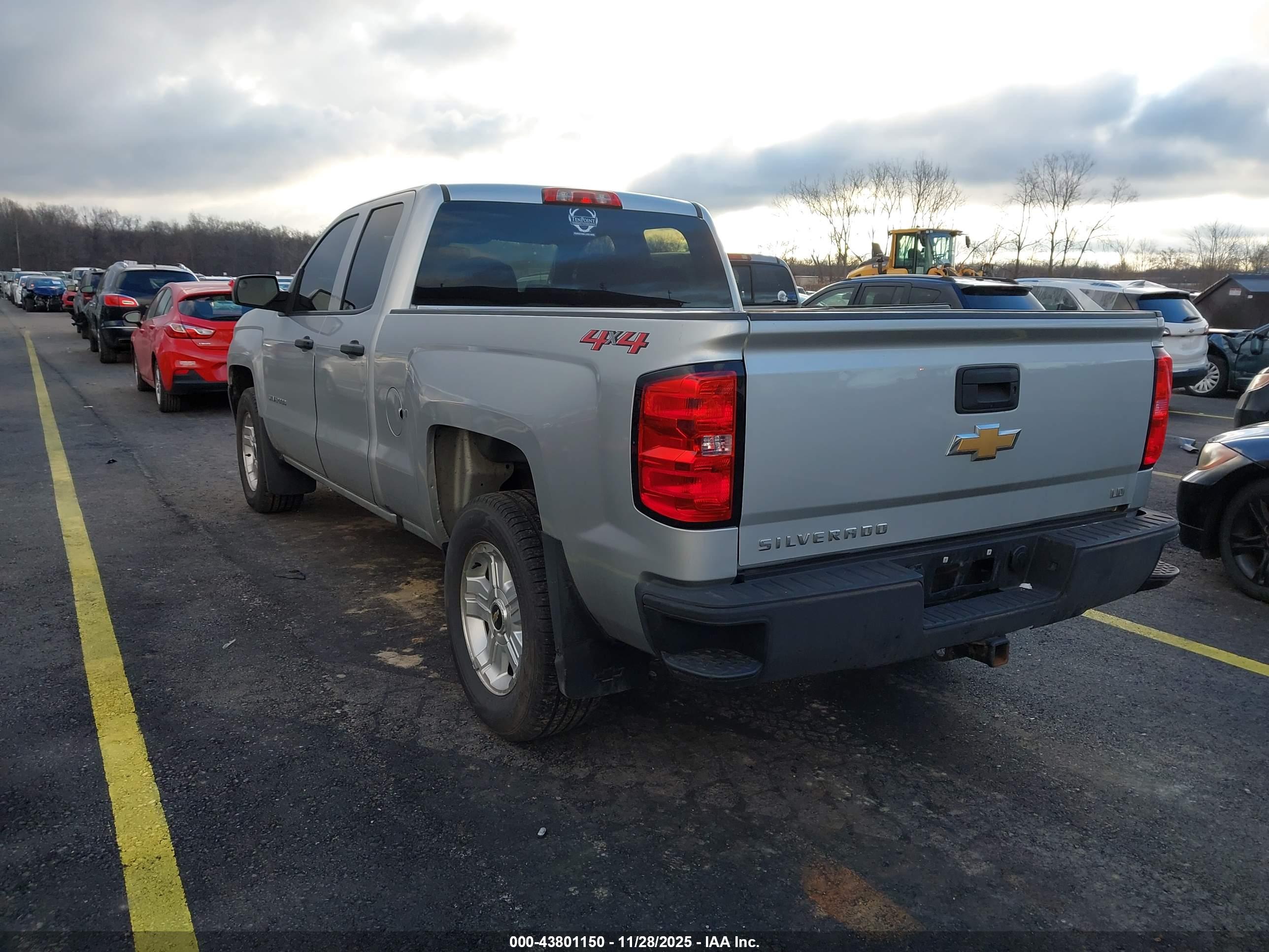 CHEVROLET SILVERADO image 3