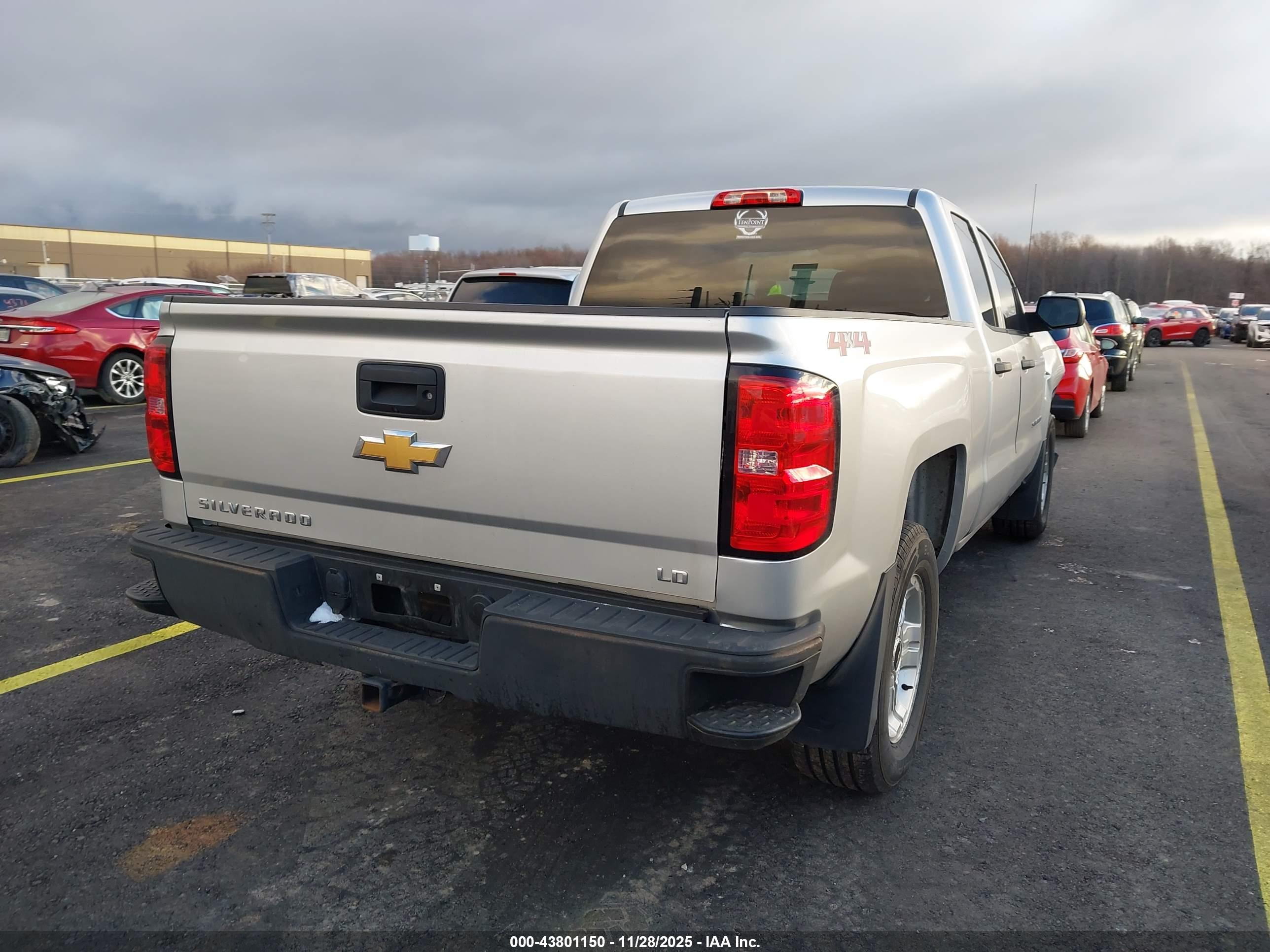 CHEVROLET SILVERADO image 4