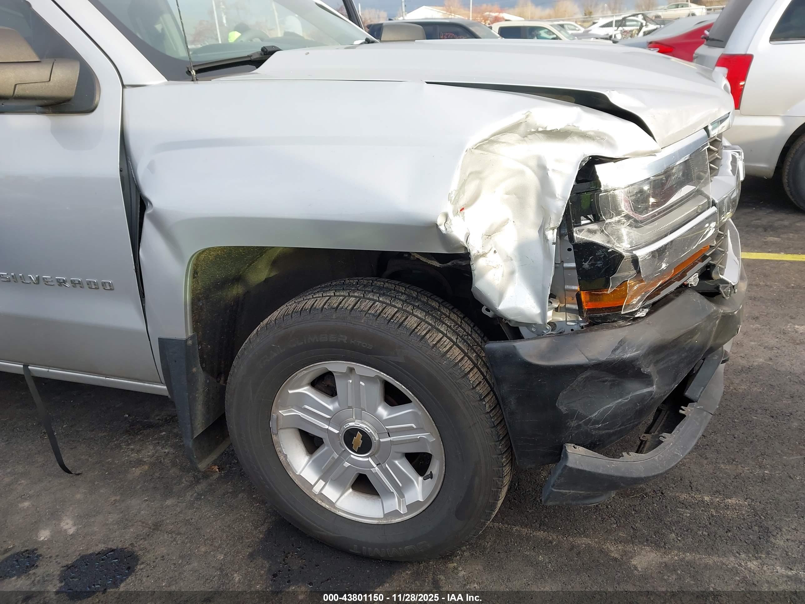 CHEVROLET SILVERADO image 6